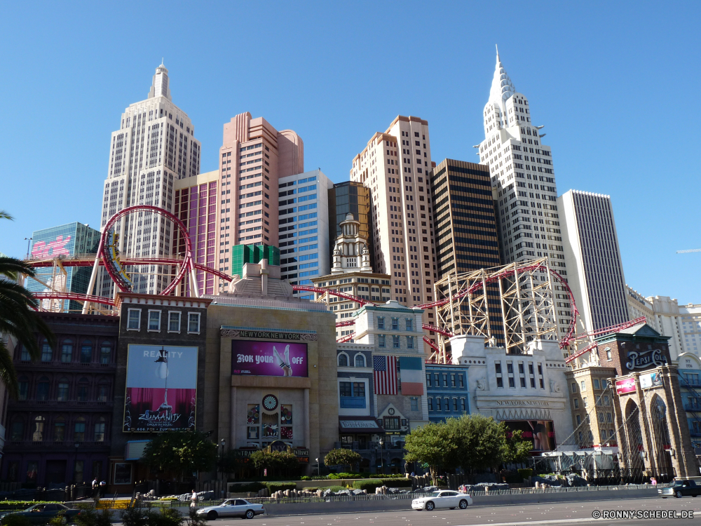 Las Vegas bei Tag Geschäftsviertel Stadt Wolkenkratzer Architektur Stadtansicht Gebäude Skyline Urban Innenstadt Nacht Turm Gebäude moderne Büro Landkreis Himmel finanzielle Geschäft Wolkenkratzer Wahrzeichen Reisen Fluss Zentrum groß Straße Brücke hoch Metropolitan Unternehmen Wasser Neu Finanzen Stadt Tourismus kommerzielle Struktur Lichter Glas Metropole Reflexion aussenansicht Landschaft landschaftlich Bau Türme Licht Sonnenuntergang Hafen Dämmerung 'Nabend Wolken Dämmerung Szene Ziel Fenster Haus Büros Tour Hochhaus Urlaub Aufstieg Stahl Windows Wohnung Beton beleuchtete Wolke berühmte Gestaltung Reich bunte Vereinigte Immobilien Bucht im freien Boot dunkel Tourist Anlegestelle Hauptstadt am Wasser futuristische Reichtum business district city skyscraper architecture cityscape building skyline urban downtown night tower buildings modern office district sky financial business skyscrapers landmark travel river center tall street bridge high metropolitan corporate water new finance town tourism commercial structure lights glass metropolis reflection exterior landscape scenic construction towers light sunset harbor dusk evening clouds twilight scene destination window house offices tour high rise vacation rise steel windows apartment concrete illuminated cloud famous design empire colorful united estate bay outdoor boat dark tourist pier capital waterfront futuristic wealth