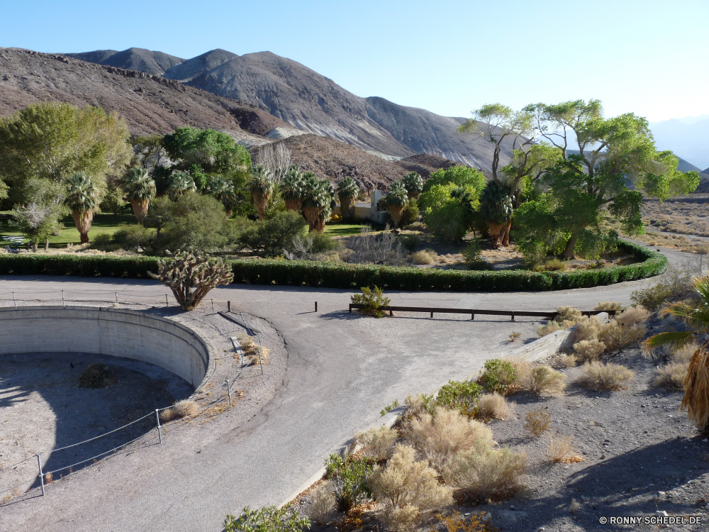 Death Valley Nationalpark Straße Berg Landschaft Biegung Himmel Reisen Wasser Baum Asphalt Bäume Berge landschaftlich Wald Mauer Fels Entwicklung des ländlichen Fluss Wolke Autobahn Transport Sommer im freien Laufwerk Reise Land Tourismus Urlaub Wildnis Art und Weise Kurve Park Straße Wolken im freien Strecke Szenerie fahren Stadt Kanal Stein See Horizont Reise Felsen Wüste Terrasse leere Spur Bereich Verkehr Steine schnell Bewegung Gras Struktur Meer Körper des Wassers Barrier Geschwindigkeit Landschaft Holz Auto Bereich Tal Sonne Verschieben Linie Hügel Ziel Pflaster Tag Ozean Insel Verkehr Sand nationalen Gebäude Schlucht Asphalt Reling sonnig Spitze Strand Perspektive natürliche Wetter Architektur Urban road mountain landscape bend sky travel water tree asphalt trees mountains scenic forest wall rock rural river cloud highway transportation summer outdoor drive journey country tourism vacation wilderness way curve park street clouds outdoors route scenery driving city channel stone lake horizon trip rocks desert patio empty lane area traffic stones fast motion grass structure sea body of water barrier speed countryside wood car range valley sun moving line hill destination pavement day ocean island transport sand national building canyon tarmac railing sunny peak beach perspective natural weather architecture urban