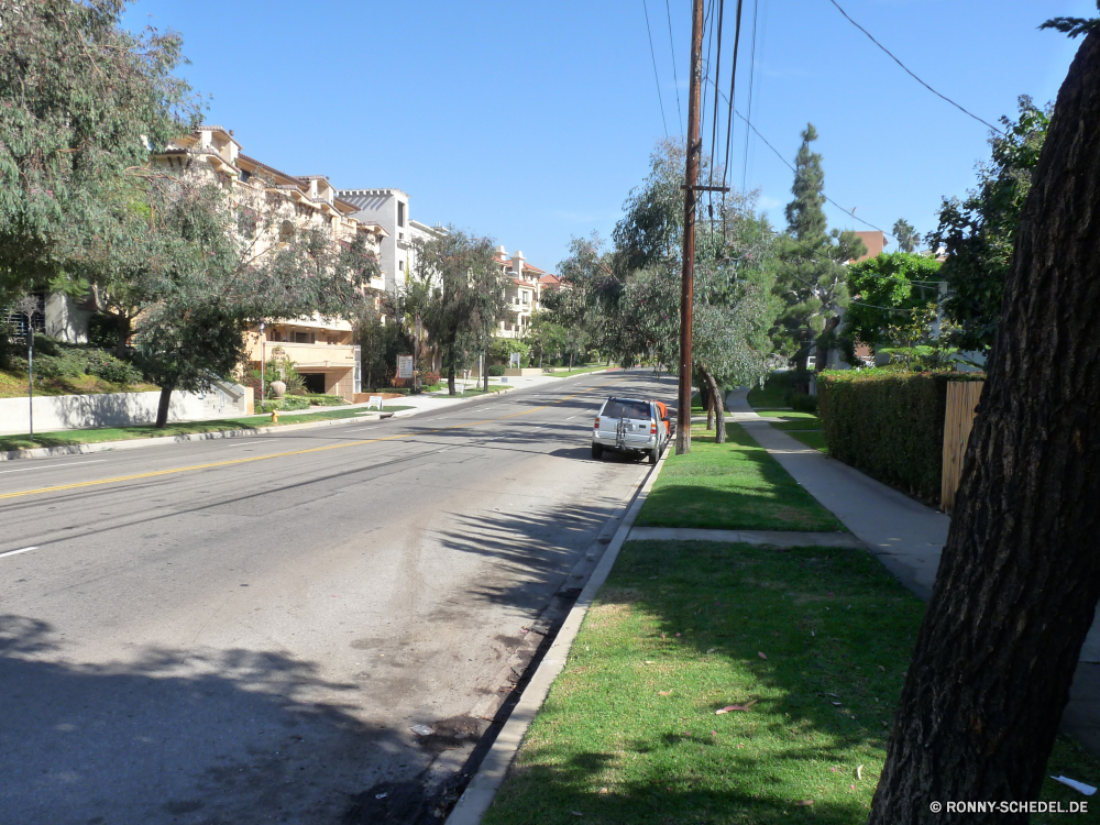 Los Angeles Kreuzung Straße Bürgersteig Autobahn Himmel Landschaft Asphalt Reisen Transport Straße Entwicklung des ländlichen Laufwerk Baum Land Bäume Horizont Auto landschaftlich Art und Weise Reise Linie im freien Richtung Sommer Perspektive Verkehr leere Reise fahren Wolken Wolke Verkehr Berg Berge Strecke Landschaft Biegung Gras Wald Spur Ziel Autobahn Geschwindigkeit im freien Szenerie Stadt Szene Bewegung Park Kurve Fahrzeug Tag Urlaub Hügel Tourismus Verschieben Asphalt Auto Gebäude Pfad sonnig außerhalb Wasser Umgebung Pflaster Urban Architektur Feld lange alt Schnellstraße schnell Land Zeichen Licht Track voran niemand Wolkengebilde Wüste Pole Position Wiese intersection road sidewalk highway sky landscape asphalt travel transportation street rural drive tree country trees horizon car scenic way journey line outdoors direction summer perspective transport empty trip driving clouds cloud traffic mountain mountains route countryside bend grass forest lane destination freeway speed outdoor scenery city scene motion park curve vehicle day vacation hill tourism moving tarmac auto building path sunny outside water environment pavement urban architecture field long old expressway fast land sign light track ahead nobody cloudscape desert pole meadow