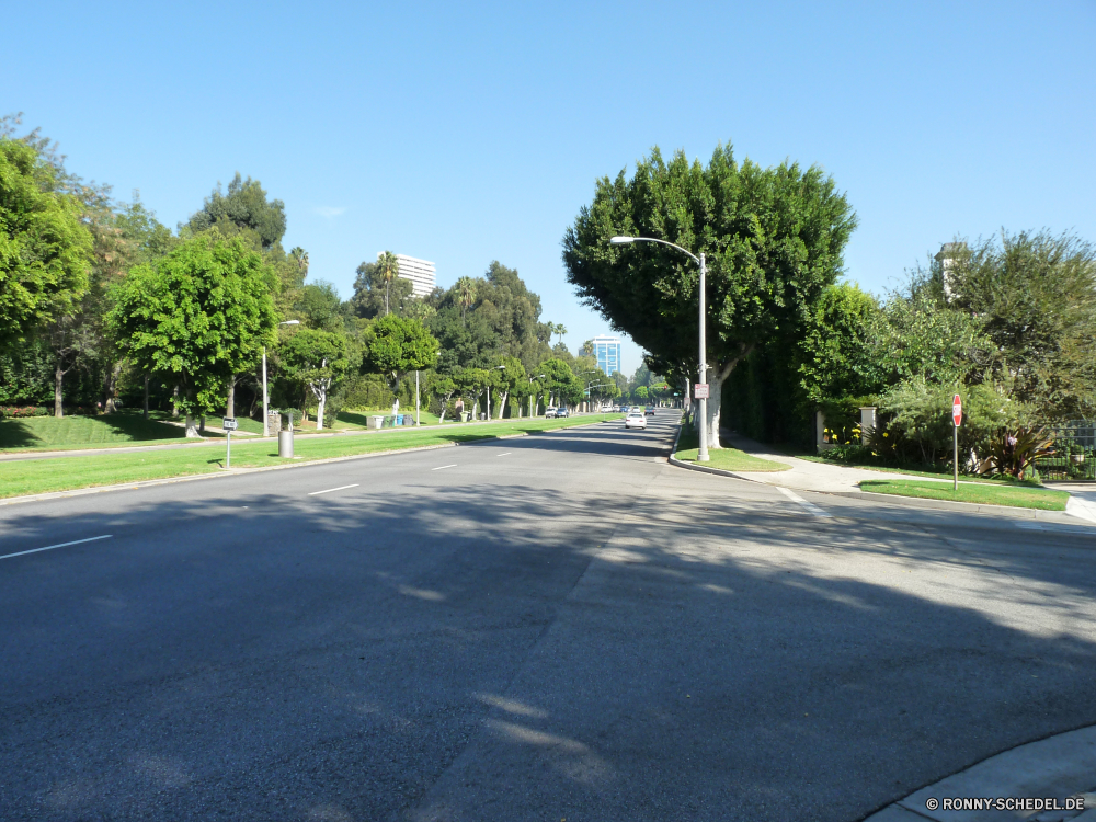 Los Angeles Kreuzung Straße Landschaft Himmel Baum Reisen Asphalt Bäume Biegung Autobahn Sommer leere Laufwerk Horizont Transport Urlaub Strand Sand Entwicklung des ländlichen Ziel Wolken landschaftlich Gras im freien Straße Szene Szenerie Tropischer Wasser Perspektive Meer Linie Reise Land Tourismus Wald Wolke fahren Autobahn Geschwindigkeit Landschaft Strecke Art und Weise Ozean Reise Palm sonnig Urlaub Verkehr im freien Berg Park Paradies Berge Bürgersteig friedliche Insel Richtung Verkehr Bewegung Küste Sonne Kurve Golf Gebäude Auto Tag niemand Entspannen Sie sich Stadt Urban Auto Verschieben Fahrzeug Trampolin ruhige Speedway Asphalt Pflaster Spur Escape Rasen idyllische Feld Urlaub Küste Süden bewölkt Hügel Resort See exotische Wiese Architektur Sonnenlicht Garten intersection road landscape sky tree travel asphalt trees bend highway summer empty drive horizon transportation vacation beach sand rural destination clouds scenic grass outdoor street scene scenery tropical water perspective sea line journey country tourism forest cloud driving freeway speed countryside route way ocean trip palm sunny holiday transport outdoors mountain park paradise mountains sidewalk peaceful island direction traffic motion coast sun curve golf building car day nobody relax city urban auto moving vehicle trampoline tranquil speedway tarmac pavement lane escape lawn idyllic field vacations coastline south cloudy hill resort lake exotic meadow architecture sunlight garden