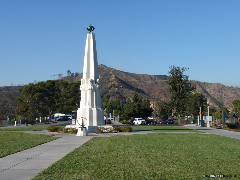 Los Angeles Obelisk Rakete Spalte Rakete Struktur Waffe Instrument Denkmal Architektur Vermittlung Gerät Himmel Wahrzeichen Stadt Turm Reisen Gebäude Geschichte Tourismus Kirche Urban Religion Gedenkstätte berühmte Stein alt groß Boot historischen Segel Statue Fluss Hauptstadt Stadtansicht religiöse Kultur Wasser Platz Meer Wolken macht Segelboot Tempel Gebäude Symbol Kreuz historische aussenansicht Park Landschaft Gottesdienst Wolke glauben Bau Skyline Wind Ozean nationalen Kirchturm hoch Segeln Antike Kuppel Sommer Innenstadt Gott Norden Schiff Tourist Sonne obelisk missile column rocket structure weapon instrument monument architecture conveyance device sky landmark city tower travel building history tourism church urban religion memorial famous stone old tall boat historic sail statue river capital cityscape religious culture water place sea clouds power sailboat temple buildings symbol cross historical exterior park landscape worship cloud faith construction skyline wind ocean national steeple high sailing ancient dome summer downtown god north ship tourist sun