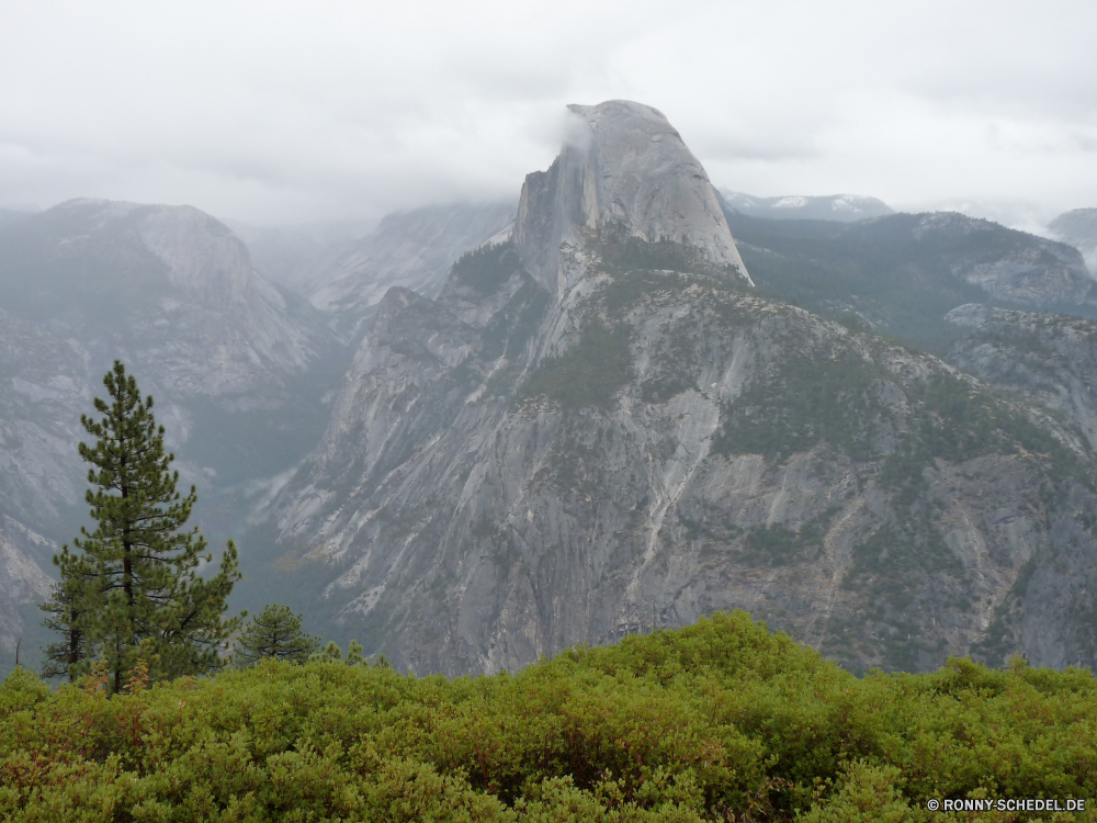 Yosemite Nationalpark Berg Bereich Alp Berge Landschaft natürliche Höhe geologische formation Himmel Vulkan Reisen Schnee Spitze Park im freien nationalen Szenerie Fels Linie Tourismus Wald Wandern Wolken Tal Bäume im freien Wildnis hoch Gletscher Sommer Steigung Alpen landschaftlich See Gras Umgebung Baum Landschaften Wolke Abenteuer Eis Gipfeltreffen Urlaub Szene Wandern Hügel Wasser Klippe Alpine Aufstieg Fluss Panorama Herbst Hügel Hochland natürliche Stein Trek Klettern felsigen Landschaften sonnig Urlaub übergeben Knoll kalt Ruhe Spitzen Wanderung Sonne majestätisch Felsen Ziel Tourist Entwicklung des ländlichen Klettern Frühling Saison Landschaft MT Bergsteigen Wild Mount Winter Attraktion Nach oben Wahrzeichen Horizont Tag klar mountain range alp mountains landscape natural elevation geological formation sky volcano travel snow peak park outdoors national scenery rock line tourism forest hiking clouds valley trees outdoor wilderness high glacier summer slope alps scenic lake grass environment tree landscapes cloud adventure ice summit vacation scene trekking hills water cliff alpine ascent river panorama autumn hill highland natural stone trek climbing rocky scenics sunny holiday pass knoll cold calm peaks hike sun majestic rocks destination tourist rural climb spring season countryside mt mountaineering wild mount winter attraction top landmark horizon day clear