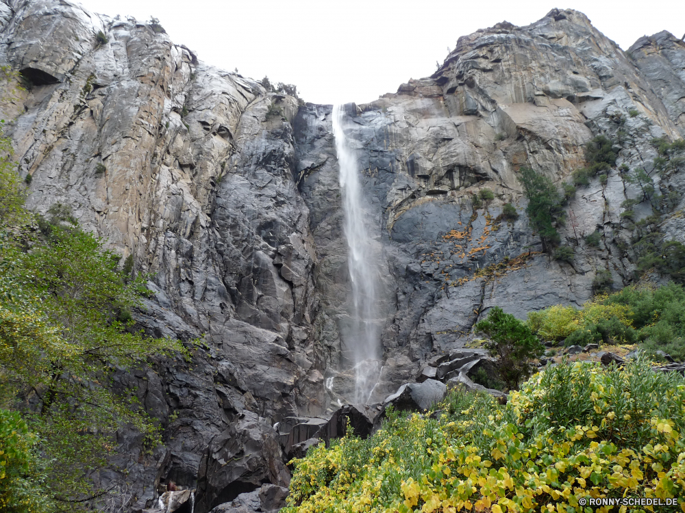 Yosemite Nationalpark Berg Landschaft Berge Fels Wildnis Fluss Gletscher Wasser Felsen geologische formation Klippe Stein landschaftlich Reisen Wasserfall Wald felsigen Umgebung Stream Aufstieg im freien Park Sommer im freien Steigung natürliche Tal Frühling Himmel Tourismus Alp Bäume Kaskade Creek Wolken Szenerie Baum fließende Bereich Gras Wild natürliche Höhe Hügel Moos Spitze Wandern Steine hoch sonnig nationalen Schnee Hügel Schlucht Landschaften gelassene Strömung Bewegung Ökologie See fällt fallen Tag Alpine Szene nass fallen Pflanze Ziel Becken Meer frische Luft Küste Wasserfälle Wolke platsch Urlaub natürliche depression Reinigen friedliche Urlaub Alpen Gelände Hölzer Ozean frisch Farbe ruhige Entwicklung des ländlichen Land Landschaften Wanderung Panorama Abenteuer Erhaltung Vulkan Belaubung Insel Horizont mountain landscape mountains rock wilderness river glacier water rocks geological formation cliff stone scenic travel waterfall forest rocky environment stream ascent outdoors park summer outdoor slope natural valley spring sky tourism alp trees cascade creek clouds scenery tree flowing range grass wild natural elevation hill moss peak hiking stones high sunny national snow hills canyon scenics serene flow motion ecology lake falls fall day alpine scene wet falling plant destination basin sea freshness coast waterfalls cloud splash holiday natural depression clean peaceful vacation alps terrain woods ocean fresh color tranquil rural country landscapes hike panorama adventure conservation volcano foliage island horizon