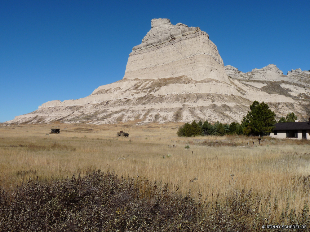 Scottsbluff National Monument Grab Wüste Lineal Tourismus Stein Reisen Landschaft Fels Himmel Pyramide Berg Geschichte Antike Sand landschaftlich Wahrzeichen Denkmal nationalen Park Pharao Tourist Urlaub Architektur berühmte Sommer Hügel natürliche Szenerie alt groß Wildnis im freien Felsen Berge Grab Klippe Sandstein Geologie Schlucht Wolken im freien Sonne Zivilisation Archäologie trocken Pyramiden Wunder Bildung Gebäude Spitze Ziel Knoll Steine historischen Urlaub Tempel Sphinx Ruine Wild Wolke historische Kultur Schrein Kunst Ruine Tour Szene sonnig Abenteuer Strand Osten Platz Sonnenuntergang Wasser Meer Antik Farbe Hügel Vergangenheit felsigen Erbe außerhalb Baum Panorama Orange Attraktion Skulptur Statue Struktur Stadt Form Düne Küste Welt grave desert ruler tourism stone travel landscape rock sky pyramid mountain history ancient sand scenic landmark monument national park pharaoh tourist vacation architecture famous summer hill natural scenery old great wilderness outdoors rocks mountains tomb cliff sandstone geology canyon clouds outdoor sun civilization archeology dry pyramids wonder formation building peak destination knoll stones historic holiday temple sphinx ruins wild cloud historical culture shrine art ruin tour scene sunny adventure beach east place sunset water sea antique color hills past rocky heritage outside tree panoramic orange attraction sculpture statue structure city shape dune coast world