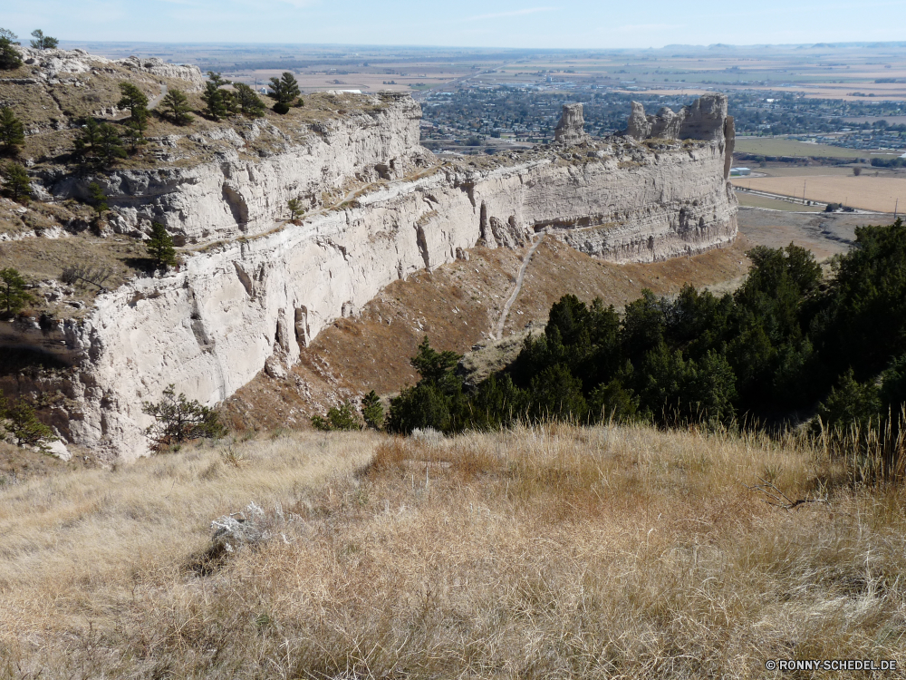 Scottsbluff National Monument Mauer Landschaft Klippe geologische formation Fels Ringwall Reisen Berg Himmel Stein Wüste Tourismus Park Festung Schlucht nationalen Berge Schloss Vorgebirge Wolken Hügel Tal Urlaub Felsen landschaftlich im freien natürliche Höhe Sand alt Wald Aushöhlung Wahrzeichen im freien Südwesten Gebäude Sandstein Sommer Wasser Tourist Meer Architektur Küste Geologie Turm Geschichte Fluss Bäume Antike Klippen Baum Wildnis Grand Land Szene historischen Panorama Ufer Wolke Küste Süden Denkmal Haus Ozean Straße Szenerie Formationen Bildung Gras Wandern Strand Panorama Befestigung Insel Umgebung Land Felsenburg bunte Urlaub geologische Festung Felge Entfernung Ruine Spitze Westen mittelalterliche Abenteuer Steine Ziel trocken natürliche Landschaft Horizont Aufstieg Struktur Entwicklung des ländlichen wall landscape cliff geological formation rock rampart travel mountain sky stone desert tourism park fortress canyon national mountains castle promontory clouds hill valley vacation rocks scenic outdoors natural elevation sand old forest erosion landmark outdoor southwest building sandstone summer water tourist sea architecture coast geology tower history river trees ancient cliffs tree wilderness grand land scene historic panoramic shore cloud coastline south monument house ocean road scenery formations formation grass hiking beach panorama fortification island environment country stronghold colorful holiday geological fort rim distance ruin peak west medieval adventure stones destination dry natural countryside horizon ascent structure rural