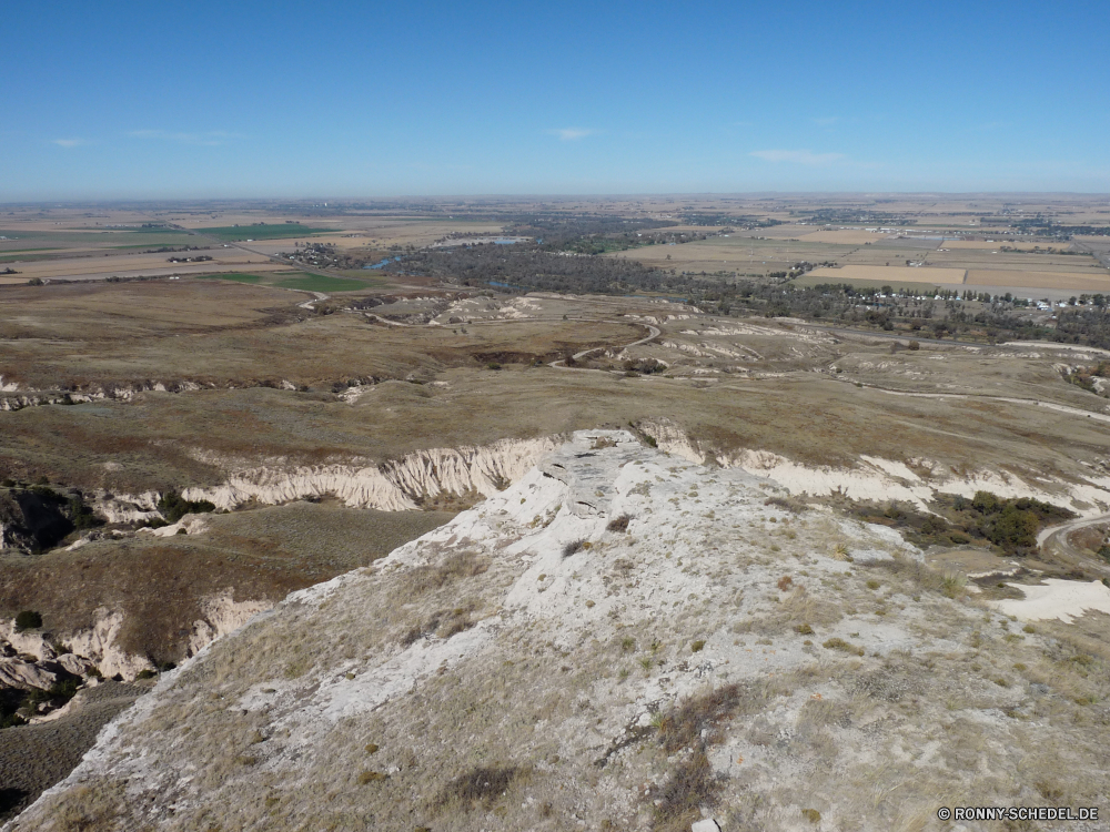 Scottsbluff National Monument Landschaft Sand Steppe Himmel Düne Strand Land Reiner Reisen Meer Ozean Fels Wasser Wüste Berg Berge Küste Sommer Wolken geologische formation Hochland Urlaub Tal Stein Insel Tourismus Fluss Hügel trocken im freien nationalen am Meer landschaftlich Wolke Horizont Becken Küstenlinie Park niemand Reise natürliche depression Sandbank Erde Küste Urlaub Welle Ufer Grat Extreme Wildnis Szene Schlucht im freien Geologie Barrier Wolkengebilde Klima Klippe Boden ruhige Schmutz Bar Abenteuer sonnig Felsen Tag Wellen See Straße Szenerie Sonne Hügel natürliche Spitze Wetter natürliche Höhe Bucht heiß Vulkan Braun Frühling Dürre Wald Arid hoch Gelände leere Tropischer Landschaften Panorama Reise idyllische Urlaub Süden bewölkt Umgebung Wärme Ökologie Krater Sonnenlicht Schnee Baum landscape sand steppe sky dune beach land plain travel sea ocean rock water desert mountain mountains coast summer clouds geological formation highland vacation valley stone island tourism river hill dry outdoors national seaside scenic cloud horizon basin shoreline park nobody journey natural depression sandbar earth coastline holiday wave shore ridge extreme wilderness scene canyon outdoor geology barrier cloudscape climate cliff soil tranquil dirt bar adventure sunny rocks day waves lake road scenery sun hills natural peak weather natural elevation bay hot volcano brown spring drought forest arid high terrain empty tropical scenics panorama trip idyllic vacations south cloudy environment heat ecology crater sunlight snow tree