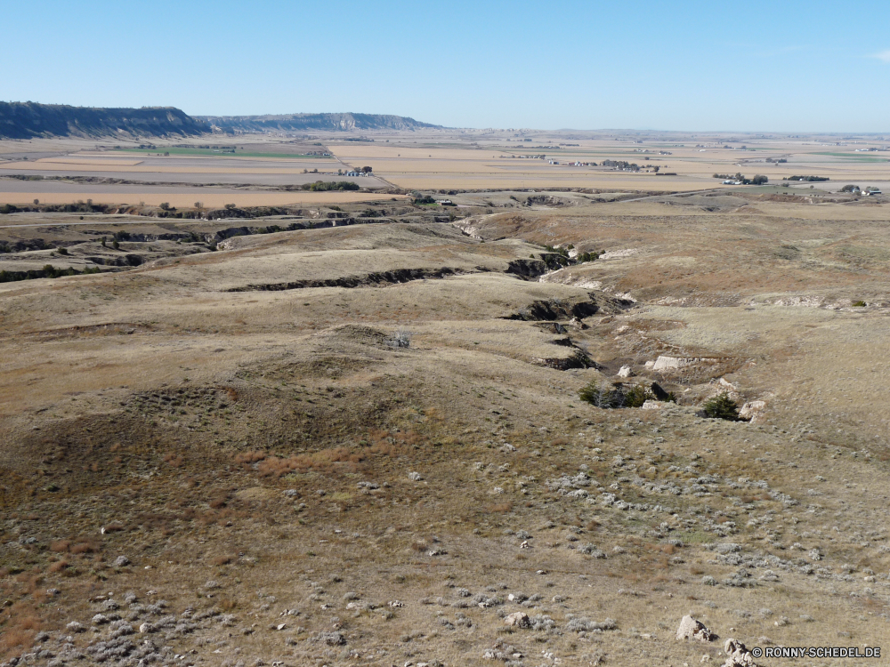 Scottsbluff National Monument Steppe Reiner Land Sand Wüste Landschaft Himmel Reisen trocken Fels Berg landschaftlich im freien Berge Hochland Szenerie Park Horizont Sommer nationalen im freien Tourismus Strand Düne Wildnis Tal Wolken Wolke natürliche Küste Stein Felsen Umgebung Arid heiß Wasser Urlaub Insel Sonne ruhige niemand Ozean Pflanze Hügel Tag Schlucht Meer Abenteuer Szene sonnig Baum Hügel Krater leere Ziel außerhalb Wärme Feld Dürre Gelände Tod Wald Reise Straße Fluss Mitte ruhig Extreme Klima Küste bewölkt Osten See Entwicklung des ländlichen Verwurzelung Wild Geologie Erde einsam Track Tropischer Bereich Steine Ökologie friedliche Landschaft geologische formation Wahrzeichen Erholung Bereich Boden steppe plain land sand desert landscape sky travel dry rock mountain scenic outdoor mountains highland scenery park horizon summer national outdoors tourism beach dune wilderness valley clouds cloud natural coast stone rocks environment arid hot water vacation island sun tranquil nobody ocean plant hill day canyon sea adventure scene sunny tree hills crater empty destination outside heat field drought terrain death forest journey road river middle quiet extreme climate coastline cloudy east lake rural desolate wild geology earth lonely track tropical area stones ecology peaceful countryside geological formation landmark recreation range ground