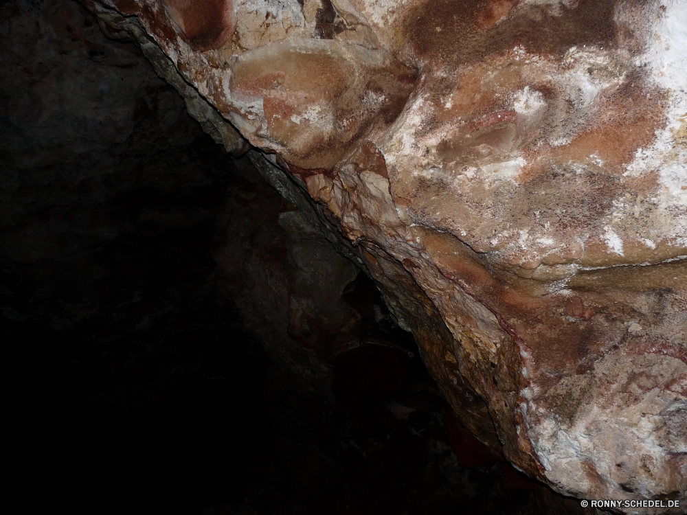 Jewel Cave National Monument Höhle geologische formation Fels Stein Wasser Fluss Berg Landschaft alt natürliche Park Eis Baum Tourismus Textur Muster Oberfläche Stream Klippe Mauer Schlucht im freien Geologie Material Reisen Felsen Kristall Rau Creek Licht nationalen landschaftlich Holz Wasserfall texturierte gelb Braun Sandstein solide felsigen Farbe Sand Grunge Erde dunkel Orange Urlaub Bildung Extreme Frühling Berge im freien nass Himmel Detail Klettern Gebäude Kiefer bunte außerhalb Bau Grunge Umgebung closeup Schneiden entfernten Loch Schatten Tapete Denkmal schmutzig Meer Architektur cave geological formation rock stone water river mountain landscape old natural park ice tree tourism texture pattern surface stream cliff wall canyon outdoor geology material travel rocks crystal rough creek light national scenic wood waterfall textured yellow brown sandstone solid rocky color sand grunge earth dark orange vacation formation extreme spring mountains outdoors wet sky detail climb building pine colorful outside construction grungy environment closeup cut remote hole shade wallpaper monument dirty sea architecture