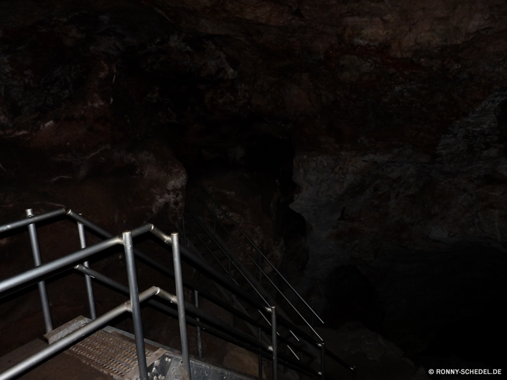 Jewel Cave National Monument Höhle Tunnel Fels Stein geologische formation Schlucht Durchgang Reisen Zelle Park Tourismus Schritt Berg Durchgang Landschaft Geologie nationalen landschaftlich Mauer Fluss Wasser Unterstützung Art und Weise Struktur Felsen Klippe alt Antike Wüste Sandstein Bildung natürliche Gerät Erde im freien dunkel Architektur Innenseite Cliff-Wohnung Orange Loch Himmel Sand Urlaub u-Bahn Farbe Gebäude Wohnung Licht im freien Extreme Denkmal Tal außerhalb Creek Szene mir Berge Baum Szenerie Klettern Aushöhlung Escape Bau bunte historischen Fenster Barrier nass Höhle Kalkstein Formationen geologische entfernten Wandern Mysterium Gehäuse Abenteuer Stream Stadt Muster lila Tourist Tropfsteinhöhle Südwesten Wasserfall Bogen felsigen Grunge Attraktion tief Untergeschoss Steine Wildnis fallen Wahrzeichen Innenraum cave tunnel rock stone geological formation canyon passageway travel cell park tourism step mountain passage landscape geology national scenic wall river water support way structure rocks cliff old ancient desert sandstone formation natural device earth outdoor dark architecture inside cliff dwelling orange hole sky sand vacation underground color building dwelling light outdoors extreme monument valley outside creek scene mine mountains tree scenery climb erosion escape construction colorful historic window barrier wet cavern limestone formations geological remote hiking mystery housing adventure stream city pattern purple tourist stalactite southwest waterfall arch rocky grunge attraction deep basement stones wilderness fall landmark interior