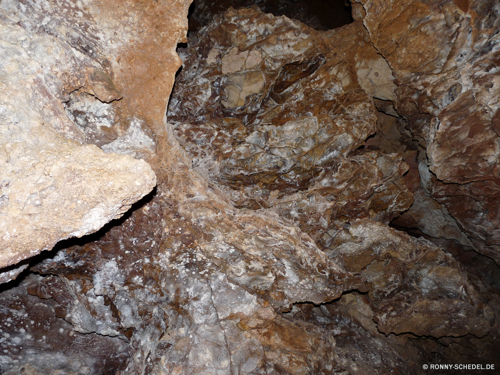 Wind Cave Höhle geologische formation Textur Rau Oberfläche Mauer Stein Material alt Struktur Muster schmutzig Fels texturierte Grunge Braun Verwittert Detail Steinmauer Beton Schließen Backstein geknackt Bau Zaun Architektur Zement grau natürliche im Alter von Gebäude Jahrgang Antike Rinde Hintergründe closeup Hintergrund Antik Cliff-Wohnung Tapete malen solide Verfall Farbe Barrier Holz Urban aussenansicht Stuck Mineral Baum Gestaltung Alterung Retro Trilobiten Wohnung aufgegeben Geschichte Steine Wirkung Geologie defekt Rost Fleck Block Schmutz Gliederfüßer dunkel Orange zu knacken veraltet rostige Wirbellose Erde Schichten Obstruktion beschädigt Gehäuse hart Haus im freien Granit aus Holz Sandstein Kofferraum chaotisch befleckt Grunge horizontale trocken gelb Mauerwerk Putz Wrack Wald Ton leere Fassade getragen Boden Stadt Wüste Kunst Tier niemand cave geological formation texture rough surface wall stone material old structure pattern dirty rock textured grunge brown weathered detail stone wall concrete close brick cracked construction fence architecture cement gray natural aged building vintage ancient bark backgrounds closeup backdrop antique cliff dwelling wallpaper paint solid decay color barrier wood urban exterior stucco mineral tree design aging retro trilobite dwelling abandoned history stones effect geology broken rust stain block dirt arthropod dark orange crack obsolete rusty invertebrate earth layers obstruction damaged housing hard house outdoors granite wooden sandstone trunk messy stained grungy horizontal dry yellow masonry plaster wreck forest clay empty facade worn ground city desert art animal nobody