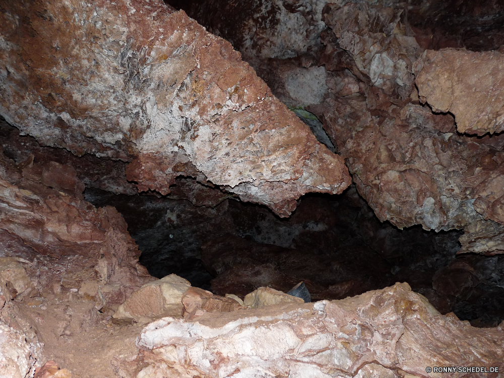 Wind Cave Höhle geologische formation Mauer Stein Oberfläche Rau alt Textur Backstein Material Muster schmutzig texturierte Fels Grunge Struktur Verwittert Braun Beton Architektur Bau Zement Detail Gebäude Antike geknackt Hintergrund Tapete solide im Alter von Antik natürliche grau Farbe Hintergründe Jahrgang Schließen Gestaltung Baum Holz Urban Rinde aussenansicht Geschichte closeup Wirkung defekt Stuck Cliff-Wohnung im freien malen Geologie Verfall Stadt Block Orange Mauerwerk horizontale Fleck Alterung Baumaterial Steine Wald Backsteine Ton aufgegeben Mineral Retro veraltet beschädigt starke Wüste Wohnung Fliese Granit Landschaft Schlucht Schmutz rostige Grunge historische trocken Haus dunkel Frame Mauerwerk Putz Zerstörung Sandstein Blöcke zu knacken Rost Zeile Park Wrack gelb Boden aus Holz Schutt und Asche schwarz Holz Kofferraum leere Gehäuse Umgebung cave geological formation wall stone surface rough old texture brick material pattern dirty textured rock grunge structure weathered brown concrete architecture construction cement detail building ancient cracked backdrop wallpaper solid aged antique natural gray color backgrounds vintage close design tree wood urban bark exterior history closeup effect broken stucco cliff dwelling outdoors paint geology decay city block orange masonry horizontal stain aging building material stones forest bricks clay abandoned mineral retro obsolete damaged strong desert dwelling tile granite landscape canyon dirt rusty grungy historical dry house dark frame brickwork plaster destruction sandstone blocks crack rust row park wreck yellow ground wooden rubble black timber trunk empty housing environment