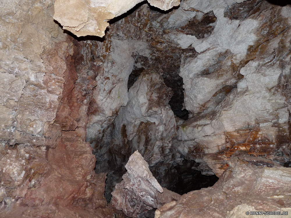 Wind Cave Cliff-Wohnung Höhle Wohnung geologische formation Stein Mauer alt Gehäuse Struktur Textur Rau Fels Oberfläche Muster Material schmutzig Verwittert Braun Grunge texturierte Backstein Baum im Alter von Bau geknackt Holz natürliche Detail Beton Zement Geologie Klippe Antike malen Architektur Farbe Jahrgang Hintergründe Schlucht Gebäude Schließen Rinde Antik Tapete Sandstein Hintergrund closeup dunkel beschädigt solide Loch Verfall defekt Park Wüste Stuck Kalkstein Rost aus Holz Alterung veraltet rostige Erde nationalen Tourismus Reisen Bildung Mineral Schichten Urban Grunge aussenansicht Wirkung grau Gestaltung im freien Geschichte schälen Putz Aushöhlung aufgegeben Wasser Fleck Extreme Schmutz Felsen Orange Eis im freien horizontale Haus Baumaterial Retro Landschaft Kunst Holz zu knacken leere befleckt getragen Stadt trocken Sand Berg niemand cliff dwelling cave dwelling geological formation stone wall old housing structure texture rough rock surface pattern material dirty weathered brown grunge textured brick tree aged construction cracked wood natural detail concrete cement geology cliff ancient paint architecture color vintage backgrounds canyon building close bark antique wallpaper sandstone backdrop closeup dark damaged solid hole decay broken park desert stucco limestone rust wooden aging obsolete rusty earth national tourism travel formation mineral layers urban grungy exterior effect gray design outdoors history peeling plaster erosion abandoned water stain extreme dirt rocks orange ice outdoor horizontal house building material retro landscape art timber crack empty stained worn city dry sand mountain nobody