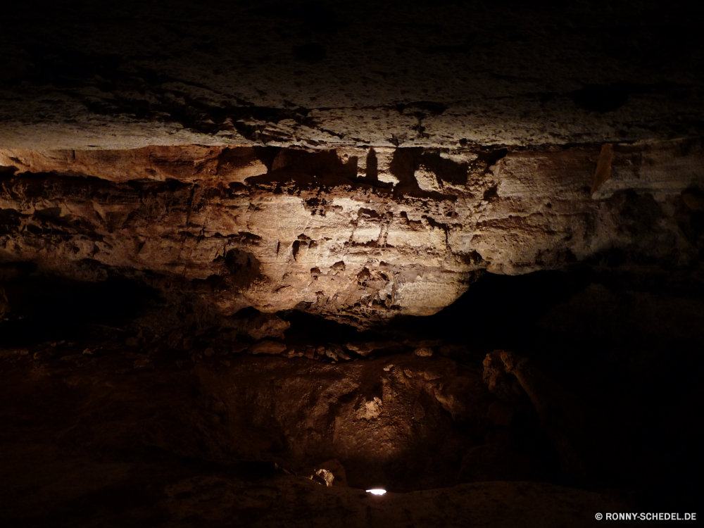 Wind Cave Höhle geologische formation Fels Stein Schlucht Geologie Landschaft Reisen Tourismus Berg Park Felsen Wasser Wüste Klippe Sandstein landschaftlich nationalen Bildung natürliche Cliff-Wohnung Mauer Fluss Sand Berge Orange Himmel Wohnung dunkel Tal Aushöhlung Urlaub alt Farbe Innenseite im freien Extreme im freien Erde tief Gehäuse Antike geologische Südwesten Struktur Grand Muster felsigen Steine Licht Wildnis Szene niemand Tourist Baum Loch Abenteuer Grunge horizontale Szenerie geologische Kalkstein Formationen u-Bahn Textur texturierte Reiseziele Verwittert Tag Meer Wolken trocken Strand Ozean Rau Sommer Küste Tropfsteinhöhle Höhle Braun Oberfläche Creek Wandern gelb Landschaften Attraktion Klima Denkmal Ufer Stalagmit Schlucht Dunkelheit Schlucht Mineral majestätisch außerhalb Mysterium Stream Süden Umgebung Land im Alter von schmutzig Sonnenuntergang Frühling cave geological formation rock stone canyon geology landscape travel tourism mountain park rocks water desert cliff sandstone scenic national formation natural cliff dwelling wall river sand mountains orange sky dwelling dark valley erosion vacation old color inside outdoors extreme outdoor earth deep housing ancient geological southwest structure grand pattern rocky stones light wilderness scene nobody tourist tree hole adventure grunge horizontal scenery geologic limestone formations underground texture textured destinations weathered day sea clouds dry beach ocean rough summer coast stalactite cavern brown surface creek hiking yellow scenics attraction climate monument shore stalagmite gorge darkness ravine mineral majestic outside mystery stream south environment land aged dirty sunset spring