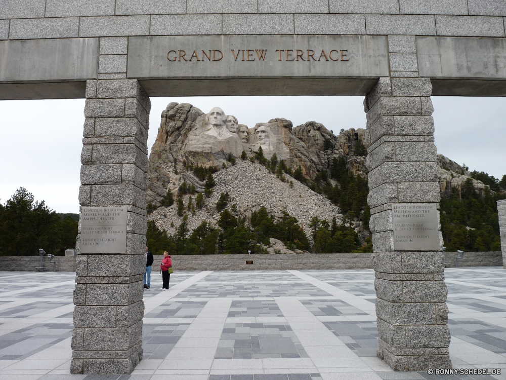 Mount Rushmore National Monument Architektur Bogen Gedenkstätte Struktur Antike Geschichte Stein Spalte alt Gebäude Triumphbogen Stadt Universität Tempel Reisen Denkmal historischen Tourist Tourismus Wahrzeichen Festung Schloss historische Mauer Tor Kultur berühmte Religion Stadt aussenansicht Bau mittelalterliche Kirche Himmel Messing Ruine Backstein Straße Ruine Haus Statue Urlaub Fenster Platz Erbe Reisender Kunst Kathedrale Palast Turm Festung Attraktion Tür Hauptstadt traditionelle Bogen Wände Antik Eingang architektonische England religiöse Straße Podest An Dach Urban architecture arch memorial structure ancient history stone column old building triumphal arch city university temple travel monument historic tourist tourism landmark fortress castle historical wall gate culture famous religion town exterior construction medieval church sky brass ruins brick street ruin house statue vacation window place heritage traveler art cathedral palace tower fort attraction door capital traditional arc walls antique entrance architectural england religious road pedestal to roof urban