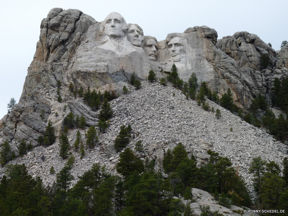 Mount Rushmore National Monument Berg Fels Klippe Landschaft Himmel Stein Reisen Berge Tourismus Knoll Megalith Hügel Festung geologische formation Park Geschichte Felsen Gedenkstätte Baum im freien Sommer Urlaub alt Spitze Bereich nationalen Wildnis Struktur landschaftlich Antike Ringwall felsigen Schlucht Schloss Tal hoch Szenerie Landschaften Mauer Wüste im freien Geologie Wald Tourist natürliche Wahrzeichen Wolken Tag Steigung Bäume Wandern Panorama Wolke Gras Sandstein Bildung Sand Linie Gebäude Architektur historischen niemand Sonnenlicht Farbe Ruine Hügel Meer Urlaub Steine Denkmal Pflanze Küste Wasser Alp Aushöhlung Szene sonnig Bau mittelalterliche Bereich Schnee Umgebung Kirche Nach oben Land Sonne Aufstieg Turm Fluss Kiefer mountain rock cliff landscape sky stone travel mountains tourism knoll megalith hill fortress geological formation park history rocks memorial tree outdoors summer vacation old peak range national wilderness structure scenic ancient rampart rocky canyon castle valley high scenery scenics wall desert outdoor geology forest tourist natural landmark clouds day slope trees hiking panoramic cloud grass sandstone formation sand line building architecture historic nobody sunlight color ruin hills sea holiday stones monument plant coast water alp erosion scene sunny construction medieval area snow environment church top land sun ascent tower river pine