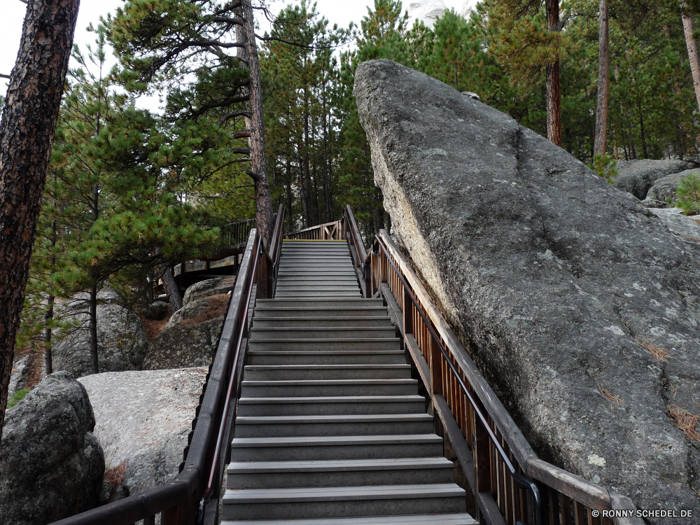 Mount Rushmore National Monument Schritt Unterstützung Gerät Reisen Track Eisenbahn Landschaft Zug Eisenbahn Brücke Wald Transport Holz Park Pfad Art und Weise im freien Straße aus Holz alt Wasser im freien Baum Schiene landschaftlich Berg Entwicklung des ländlichen Sommer Himmel Krawatte Gras Stahl See Perspektive Fluss Reise Bäume Tourismus zu Fuß Richtung Gebäude Stein Architektur Szenerie Horizont natürliche außerhalb Industrie Tag Landschaft Gehweg Linie Meer Küste Geschichte Metall Herbst Wild Bahnhof sonnig Barrier niemand Reise Ziel Berge Zaun Urlaub Land Titel Fels in der Nähe Pflanze Ozean Umgebung geschweifte Klammer lange Verkehr Tourist fallen Aufstieg Blätter step support device travel track railway landscape train railroad bridge forest transportation wood park path way outdoor road wooden old water outdoors tree rail scenic mountain rural summer sky tie grass steel lake perspective river journey trees tourism walk direction building stone architecture scenery horizon natural outside industry day countryside walkway line sea coast history metal autumn wild station sunny barrier nobody trip destination mountains fence vacation country tracks rock near plant ocean environment brace long transport tourist fall ascent leaves