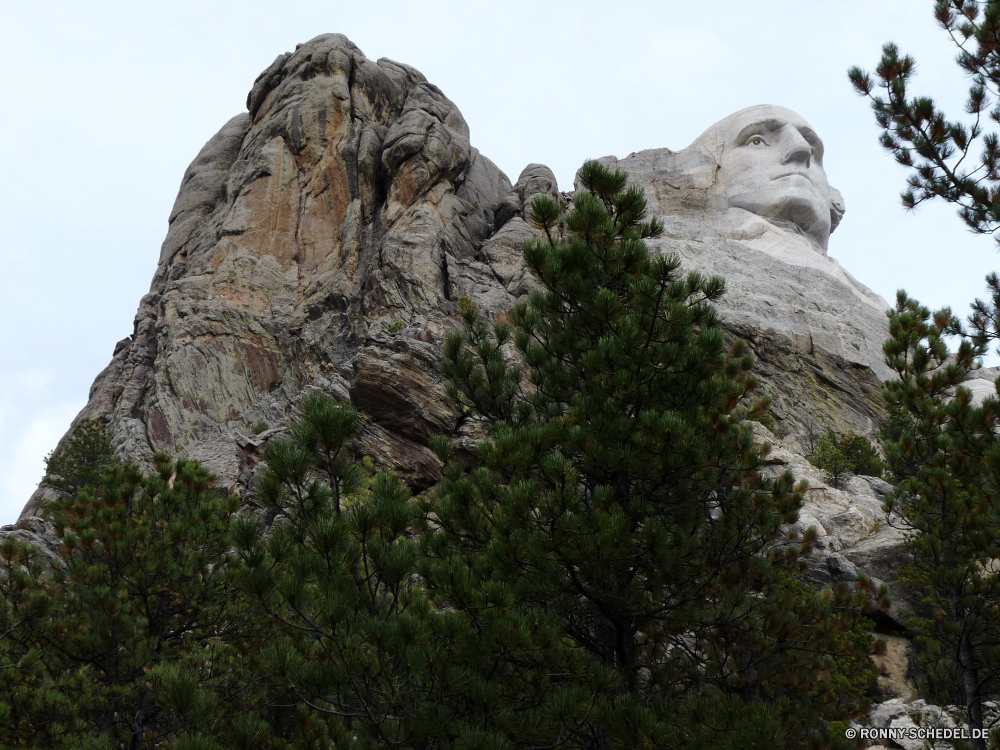 Mount Rushmore National Monument Fels Klippe Berg Baum Landschaft Himmel Park Berge Stein Tourismus Reisen Knoll woody plant nationalen Felsen Wüste landschaftlich geologische formation Hügel Geologie felsigen Urlaub Schlucht Wildnis Sommer natürliche Tal vascular plant im freien Sand Bildung Sandstein Linie Wolken Pflanze hoch Aufstieg im freien Hügel Spitze Meer Bäume Sonne Steigung Abenteuer Wolke geologische Geschichte Wasser Panorama Landschaften Wald Szene Urlaub Szenerie Küste Aushöhlung Wandern Gras Strand Fluss Granit Bereich Wanderung Struktur Welle Extreme sonnig Bereich alt Umgebung Rau geologische Formationen Südwesten southern beech Tourist Ozean Megalith Kiefer Steine Tag rock cliff mountain tree landscape sky park mountains stone tourism travel knoll woody plant national rocks desert scenic geological formation hill geology rocky vacation canyon wilderness summer natural valley vascular plant outdoor sand formation sandstone line clouds plant high ascent outdoors hills peak sea trees sun slope adventure cloud geological history water panoramic scenics forest scene holiday scenery coast erosion hiking grass beach river granite range hike structure wave extreme sunny area old environment rough geologic formations southwest southern beech tourist ocean megalith pine stones day