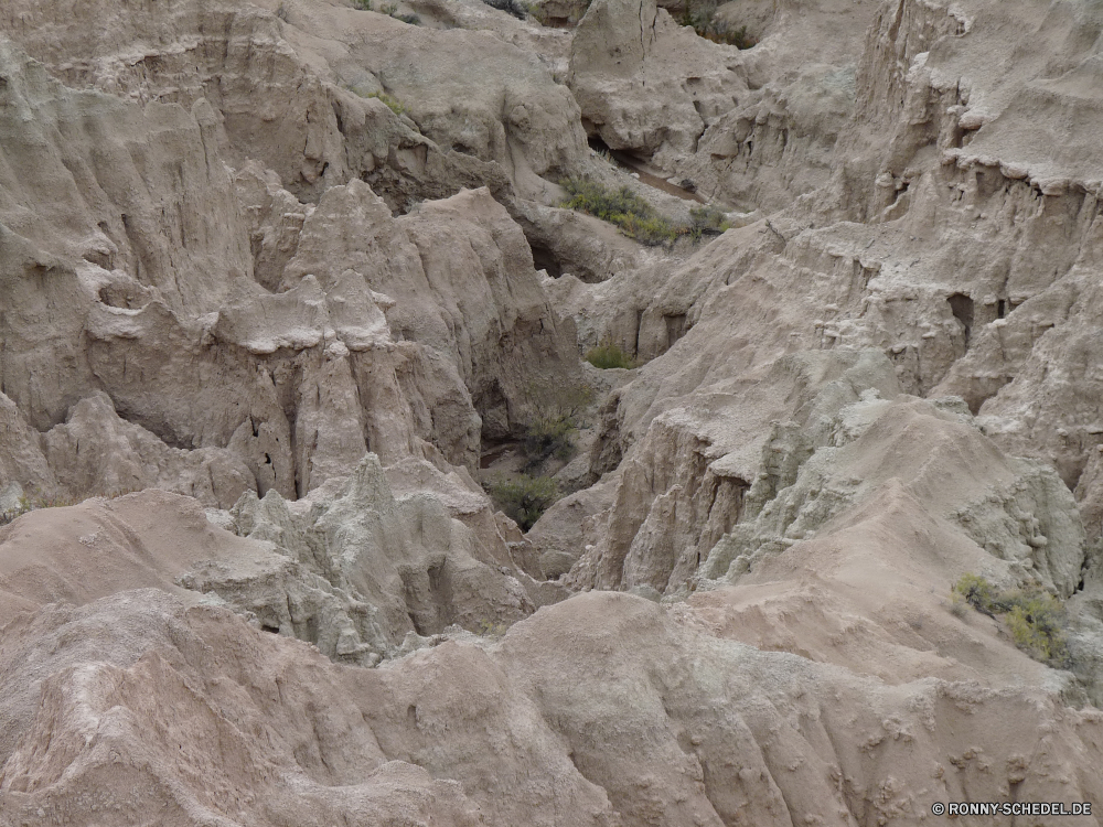 Badlands National Park Cliff-Wohnung Wohnung Klippe Schlucht Fels geologische formation Gehäuse Landschaft Berg Park Wüste Stein Tal nationalen Struktur Höhle Reisen Geologie Himmel Berge Tourismus landschaftlich Felsen Wildnis Sand Schlucht im freien Hügel Sandstein natürliche Baum Aushöhlung Szene im freien Wolken trocken Wasser Bildung Umgebung Gelände Sommer Vulkan Formationen geologische Fluss Südwesten Szenerie felsigen Wald Gletscher Ziel Tag Bäume Hügel Sonne Mauer Steigung Wahrzeichen Klippen Wandern Panorama Bereich Farbe Meer Textur Urlaub Küste Schlucht Spitze Wolke Landschaften Panorama niemand Abenteuer Süden Tourist ruhige Bereich geologische karge Felsblock steilen Arid Antike Grand Aufstieg Strand Steine Küste natürliche depression Wärme Rau cliff dwelling dwelling cliff canyon rock geological formation housing landscape mountain park desert stone valley national structure cave travel geology sky mountains tourism scenic rocks wilderness sand ravine outdoors hill sandstone natural tree erosion scene outdoor clouds dry water formation environment terrain summer volcano formations geological river southwest scenery rocky forest glacier destination day trees hills sun wall slope landmark cliffs hiking panoramic area color sea texture vacation coast gorge peak cloud scenics panorama nobody adventure south tourist tranquil range geologic barren boulder steep arid ancient grand ascent beach stones coastline natural depression heat rough