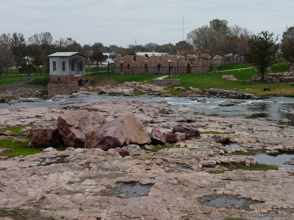 Sioux Falls Mauer Landschaft Berg Reisen Fluss Fels Baum Bäume Stein Himmel Wasser Antike Tourismus alt Berge Gras Wald Hügel Park Sommer im freien Barrier Wolken im freien Architektur Steine Stadt Tal Felsen Ufer Ruine Ruine Geschichte landschaftlich Haus Straße Straße Umgebung Urlaub Entwicklung des ländlichen England Stream Gebäude friedliche Wahrzeichen Szenerie Zaun Brücke Steinmauer Struktur Backstein Kultur Tourist Kanal Turkei natürliche Obstruktion am See Wolke außerhalb Labyrinth Dorf Holz Pflanze historischen See Ruhe nationalen Hochland Land Tag ruhig Feld historische Süden berühmte Körper des Wassers Stadt Frühling Ringwall Wildnis Meer Wellenbrecher niemand wall landscape mountain travel river rock tree trees stone sky water ancient tourism old mountains grass forest hill park summer outdoor barrier clouds outdoors architecture stones city valley rocks shore ruins ruin history scenic house street road environment vacation rural england stream building peaceful landmark scenery fence bridge stone wall structure brick culture tourist channel turkey natural obstruction lakeside cloud outside maze village wood plant historic lake calm national highland country day quiet field historical south famous body of water town spring rampart wilderness sea breakwater nobody