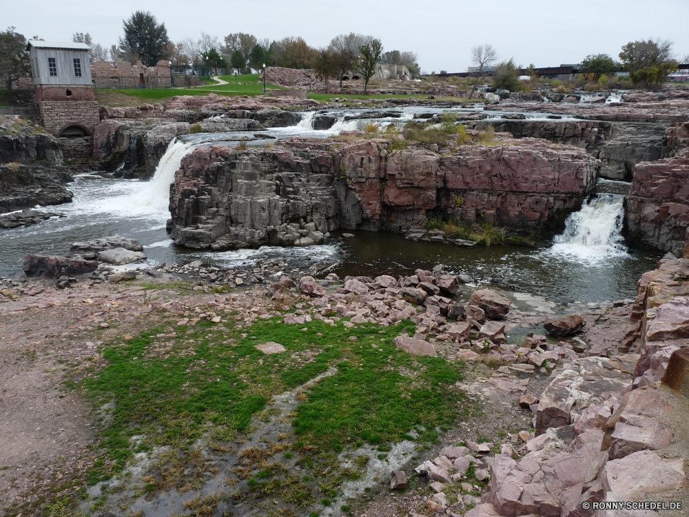 Sioux Falls Klippe geologische formation Stein Felsen Landschaft Fels Küste Berg Tourismus Reisen Meer Strand Wasser Ozean Himmel Küste Sommer Park Schlucht Fluss landschaftlich Struktur Megalith Wolken Tourist Mauer Berge Klippen Urlaub nationalen Barrier Steinmauer Ufer Antike Gedenkstätte Tag Steine Ziel Wüste im freien Tal Geologie Zaun Insel alt Wahrzeichen Sand Urlaub im freien Festung felsigen Obstruktion Wald Szene trocken natürliche Geschichte Sandstein Ruine Ruine Wild Stream Wellen am Meer Umgebung Szenerie Vorgebirge Wildnis Bildung Urlaub Süden Hügel Stadt Grab steilen Südwesten Architektur Küste Wandern Baum Land historische berühmte natürliche Höhe Knoll Frühling Sonne Bäume Küstenlinie Kanal cliff geological formation stone rocks landscape rock coast mountain tourism travel sea beach water ocean sky coastline summer park canyon river scenic structure megalith clouds tourist wall mountains cliffs vacation national barrier stone wall shore ancient memorial day stones destination desert outdoors valley geology fence island old landmark sand holiday outdoor fortress rocky obstruction forest scene dry natural history sandstone ruins ruin wild stream waves seaside environment scenery promontory wilderness formation vacations south hill city grave steep southwest architecture coastal hiking tree land historical famous natural elevation knoll spring sun trees shoreline channel