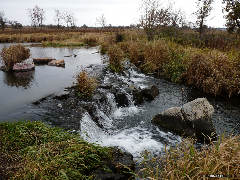 Pipestone National Monument Wald Fluss Landschaft Kanal Wasser See Körper des Wassers Land Baum Sumpf Bäume Stream Park Berg Wildnis Himmel Reflexion landschaftlich Teich Feuchtgebiet Herbst Entwicklung des ländlichen Szenerie Gras Stein Umgebung Berge im freien Hölzer Reisen Saison Fels Sommer im freien Landschaft natürliche Wild ruhige fallen Frühling nationalen Wolken Szene Ufer Land fließende Pflanze Belaubung Landschaften am See Creek Gelände Kiefer England Felsen Holz Tourismus Wasserfall üppige idyllische sonnig Strömung Farbe Sumpf Wandern ruhig Bereich Wolke Blatt friedliche frisch Sonne Nationalpark Moos klar niemand Sonnenuntergang Flora bunte Blätter Tag Aussicht felsigen Reinigen Urlaub Ruhe gelb am Morgen Küste Farben forest river landscape channel water lake body of water land tree swamp trees stream park mountain wilderness sky reflection scenic pond wetland autumn rural scenery grass stone environment mountains outdoors woods travel season rock summer outdoor countryside natural wild tranquil fall spring national clouds scene shore country flowing plant foliage scenics lakeside creek terrain pine england rocks wood tourism waterfall lush idyllic sunny flow color marsh hiking quiet area cloud leaf peaceful fresh sun national park moss clear nobody sunset flora colorful leaves day vista rocky clean vacation calm yellow morning coast colors