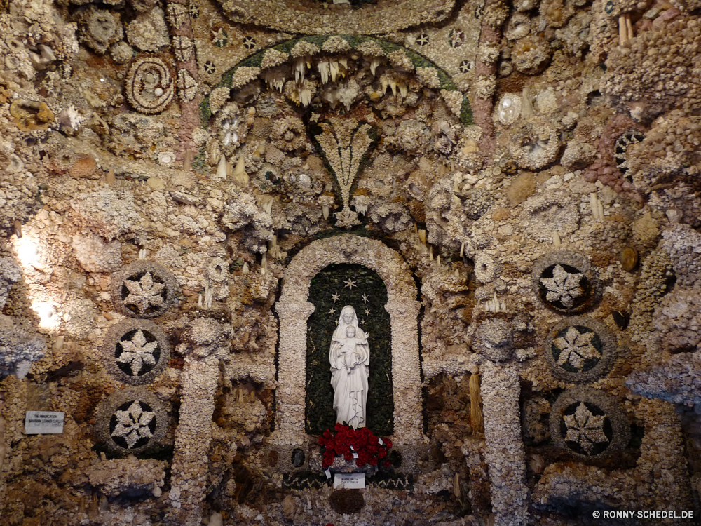 Grotto of Redemption Gewölbe Dach Schutzüberzug Architektur Bespannung Antike Religion alt Gebäude Reisen Kunst Tourismus Kirche historischen Geschichte Mosaik Wahrzeichen Stein religiöse Tempel Bogen historische Kloster Kultur Antik Fassade Skulptur Mauer Stadt Denkmal Kathedrale Gottesdienst Detail heilig Gott Spalte Katholische Struktur glauben Messwertaufnehmer Bögen Palast architektonische Spiritualität Statue Gold Ruine Fenster Tür Golden traditionelle Gebet religiöse Residenz mittelalterliche Altar künstlerische Stil aussenansicht Backstein Elektrisches Gerät Braun Ziel Osten berühmte Arabeske Jahrgang im Alter von Fels Dekoration Gebäude Platz Stadt Tourist Residenz Haus Gestaltung Roman Ruine beten Eingang Königliche Schloss Mitte spirituelle Festung Informationen Licht verzieren Loch Rau Innenraum vault roof protective covering architecture covering ancient religion old building travel art tourism church historic history mosaic landmark stone religious temple arch historical monastery culture antique facade sculpture wall city monument cathedral worship detail holy god column catholic structure faith transducer arches palace architectural spirituality statue gold ruins window door golden traditional prayer religious residence medieval altar artistic style exterior brick electrical device brown destination east famous arabesque vintage aged rock decoration buildings place town tourist residence house design roman ruin pray entrance royal castle middle spiritual fortress details light ornate hole rough interior