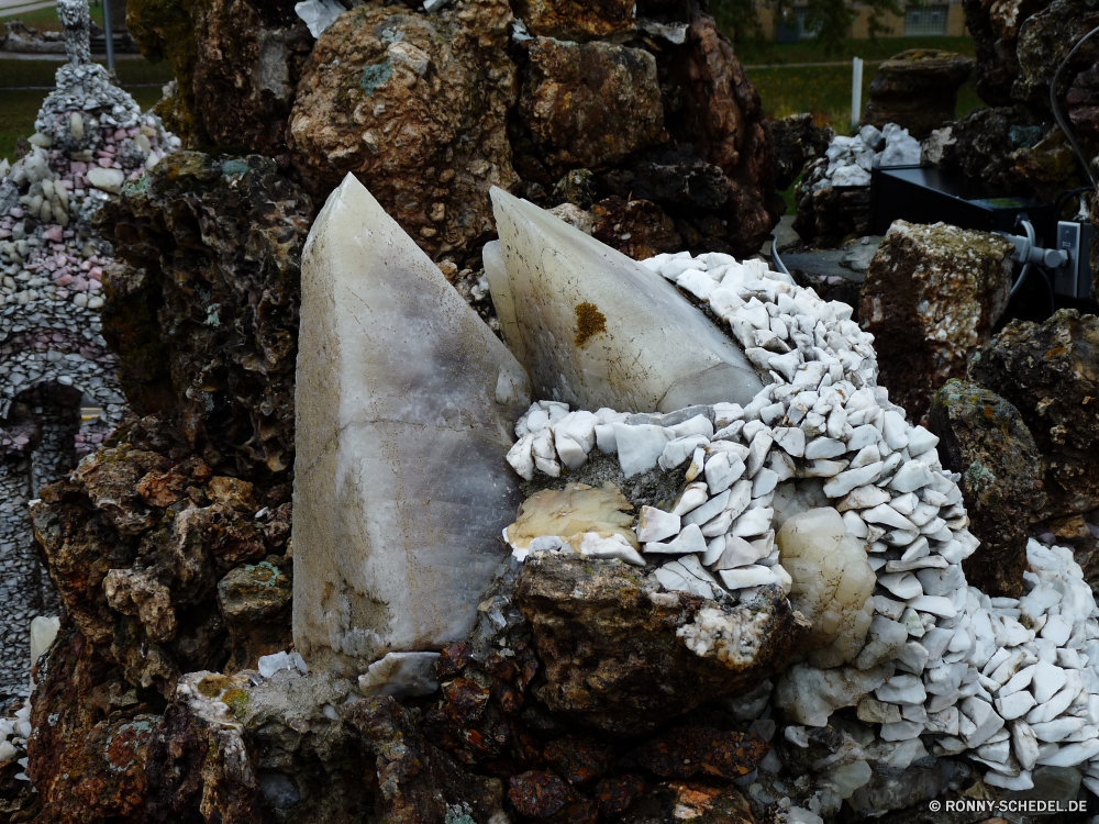 Grotto of Redemption Grabstein Gedenkstätte Stein Struktur Fels Landschaft Baum Wald Pilz im freien Berg alt Steine im freien Schnee Wasser Antike Hen von woods Reisen Megalith Felsen landschaftlich Mauer natürliche Park Himmel Meer Garten fallen Fluss Architektur Saison Organismus Ruine Entwicklung des ländlichen Herbst Wild Gebäude Gras außerhalb Winter Eis Muschelschalen Tourismus Umgebung Bäume Ruine Blätter Wasserfall Turkei Frühling Pflanze Stream Berge Rau Schneckenart Blatt Geologie Pilz Textur Strand Boden friedliche Wetter Geschichte gravestone memorial stone structure rock landscape tree forest fungus outdoors mountain old stones outdoor snow water ancient hen-of-the-woods travel megalith rocks scenic wall natural park sky sea garden fall river architecture season organism ruin rural autumn wild building grass outside winter ice conch tourism environment trees ruins leaves waterfall turkey spring plant stream mountains rough gastropod leaf geology mushroom texture beach ground peaceful weather history