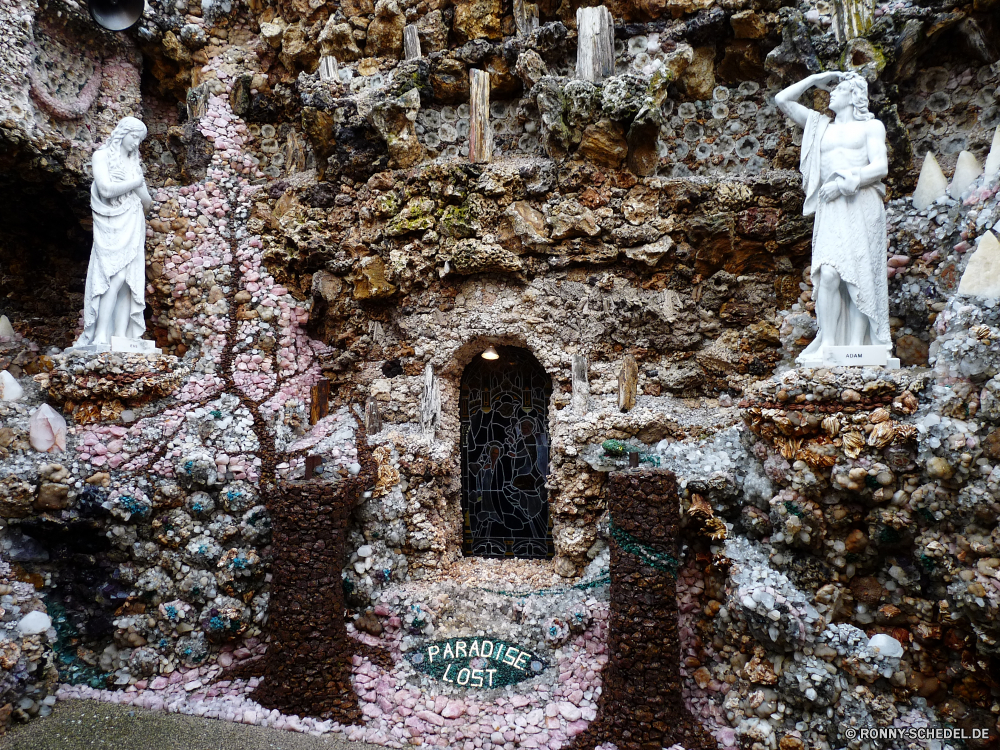 Grotto of Redemption Stein Loch Architektur alt Mauer Grabstein Antike Struktur Gebäude Festung Geschichte Gedenkstätte Reisen historischen Schloss Tourismus Religion Antik Kirche Backstein Turm Tempel Textur Fels mittelalterliche historische Wahrzeichen Denkmal Kunst im Alter von Kloster Mosaik Ruine Friedhof Palast Stadt religiöse Bau Kultur Rau Befestigung Bogen Oberfläche Fenster Skulptur Muster Stadt aussenansicht Jahrgang Messwertaufnehmer Erbe heilig Tür Farbe Kreuz Grunge berühmte Material Himmel Ruine Eingang beschädigt Steine Ziel im freien Haus Braun Detail texturierte Platz Landschaft Elektrisches Gerät Gras Schnitzerei stone hole architecture old wall gravestone ancient structure building fortress history memorial travel historic castle tourism religion antique church brick tower temple texture rock medieval historical landmark monument art aged monastery mosaic ruins cemetery palace city religious construction culture rough fortification arch surface window sculpture pattern town exterior vintage transducer heritage holy door color cross grunge famous material sky ruin entrance damaged stones destination outdoor house brown detail textured place landscape electrical device grass carving