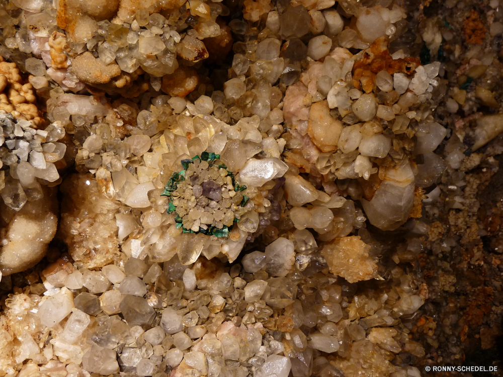 Grotto of Redemption Barnacle Krustentier Gliederfüßer Wirbellose Textur Stein Muster Oberfläche Fels Tier Material texturierte Rau Mauer Schließen Hintergründe Braun alt Strand Sand natürliche trocken Bau Boden grau closeup Detail Tapete schmutzig Beton Struktur Grunge Meer Farbe glatte Mollusk Steine im freien Kiesel Gestaltung Hintergrund Schneckenart Architektur Dekoration Kies schwarz Frame Mineral gelb Haufen Land Kiesel Granit geknackt Zement harvestman getrocknet hart Verwittert Form Arachnid felsigen Wasser Sommer Wärme Tunnel Umgebung Antik im freien Backstein Felsen Stapel aussenansicht Schale Küste Gebäude Zutat barnacle crustacean arthropod invertebrate texture stone pattern surface rock animal material textured rough wall close backgrounds brown old beach sand natural dry construction ground gray closeup detail wallpaper dirty concrete structure grunge sea color smooth mollusk stones outdoors pebble design backdrop gastropod architecture decoration gravel black frame mineral yellow pile land pebbles granite cracked cement harvestman dried hard weathered shape arachnid rocky water summer heat tunnel environment antique outdoor brick rocks stack exterior shell coast building ingredient