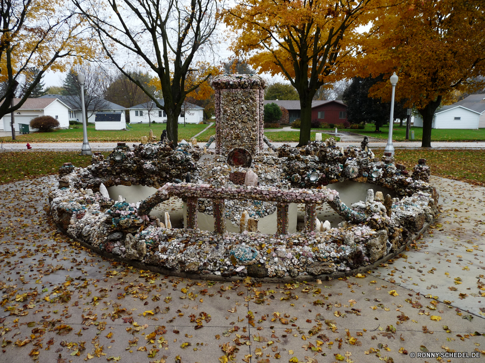 Grotto of Redemption Brunnen Struktur Architektur Palast alt Reisen Landschaft Schloss Baum Antike Fluss Wasser Gebäude Park Geschichte Stein Tourismus Himmel Mauer Turm Bäume Gras Sommer Stadt Kirche historischen Friedhof Brücke Haus Stadt Kultur Garten Wahrzeichen England Gebäude historische Tourist See Blume Herbst im freien mittelalterliche Wald Wolken im freien Befestigung fallen Ruine Licht Frühling bunte Ziel berühmte Straße friedliche Landschaft Straße Tempel Blätter Fels Szene außerhalb Wohn Pfad Hügel traditionelle Denkmal aussenansicht Urlaub Frieden Reflexion Sonne Küste Religion Land Entwicklung des ländlichen Saison fountain structure architecture palace old travel landscape castle tree ancient river water building park history stone tourism sky wall tower trees grass summer city church historic cemetery bridge house town culture garden landmark england buildings historical tourist lake flower autumn outdoors medieval forest clouds outdoor fortification fall ruins light spring colorful destination famous street peaceful countryside road temple leaves rock scene outside residential path hill traditional monument exterior vacation peace reflection sun coast religion country rural season