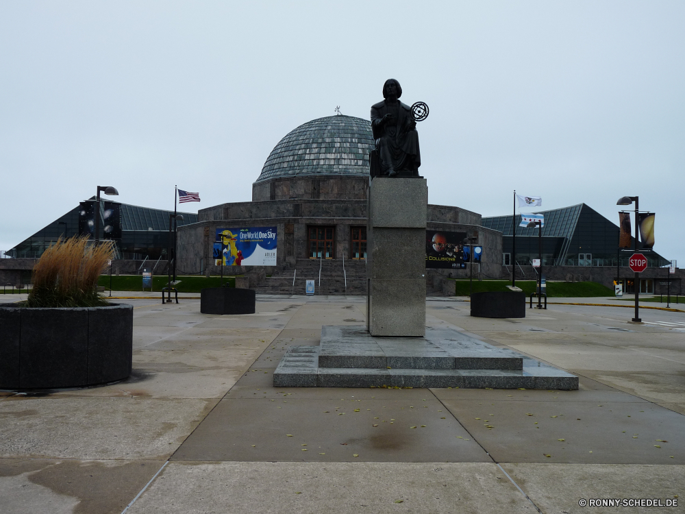 Chicago bei Sturm, Regen und Nebel Planetarium Gebäude Struktur Kuppel Architektur Religion Reisen Himmel Moschee Stadt Kirche Tempel Wahrzeichen Tourismus Dach historischen Geschichte alt Antike Denkmal berühmte Mauer Turm Urlaub aussenansicht Kultur Landschaft Tourist glauben religiöse Gottesdienst Kathedrale Stein Wasser Minarett Urban Gott Gebäude Kreuz Ziel Osten Wolken Fluss Bäume beten heilig Sonnenuntergang Kuppel Schutzüberzug Turkei Gebet Baum Mitte England Garten moderne planetarium building structure dome architecture religion travel sky mosque city church temple landmark tourism roof historic history old ancient monument famous wall tower vacation exterior culture landscape tourist faith religious worship cathedral stone water minaret urban god buildings cross destination east clouds river trees pray holy sunset cupola protective covering turkey prayer tree middle england garden modern