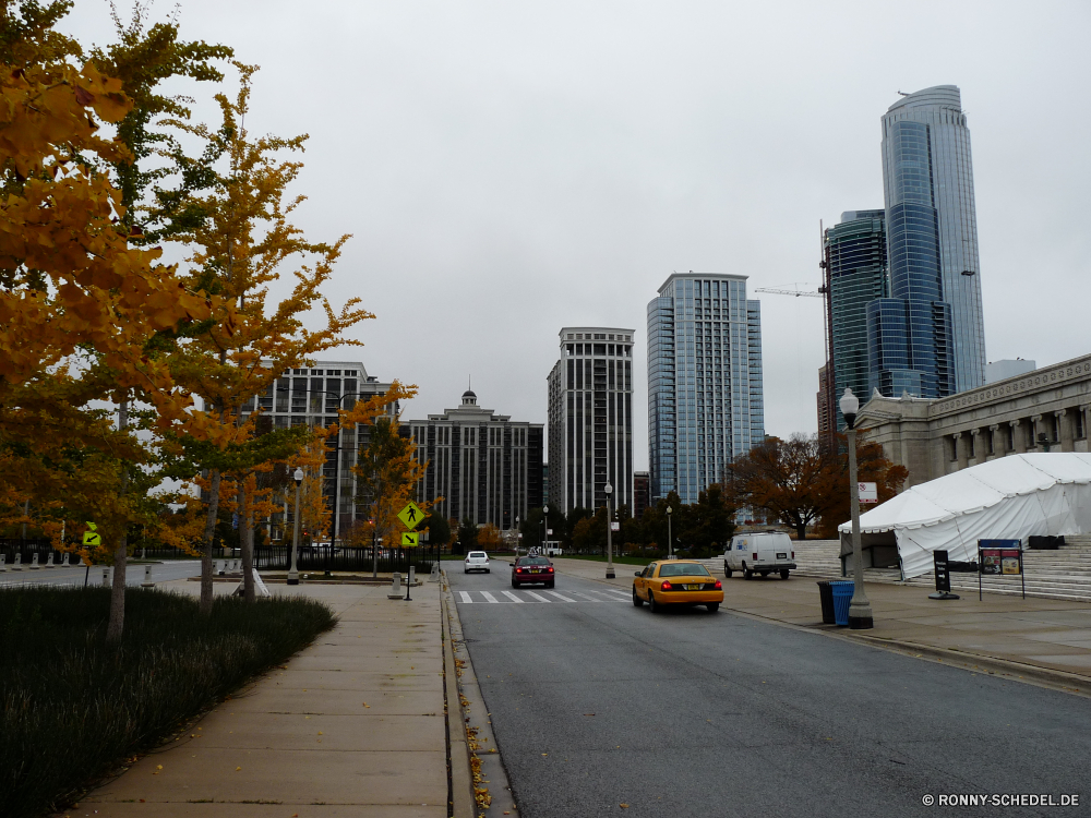 Chicago bei Sturm, Regen und Nebel Geschäftsviertel Stadt Urban Architektur Gebäude Stadtansicht Gebäude Wolkenkratzer Skyline Innenstadt Himmel Straße Reisen moderne Wolkenkratzer Turm Nacht Stadt Wahrzeichen Straße Kreuzung Büro Zentrum Tourismus Fluss Brücke Bürgersteig Autos Landkreis am Wasser Geschäft Wasser finanzielle Verkehr Struktur Landschaft groß Reflexion kommerzielle hoch Bau Szene Lichter Wolken Haus Metropole Hafen Wohnung landschaftlich Tag Sonnenuntergang im freien Bäume Neu Ziel Licht sonnig Bucht Glas aussenansicht Universität Urlaub Straßen Tour Autobahn Wolke Hauptstadt Boot Sommer Metropolitan Park Büros Türme Aufstieg Unternehmen Beton Hotel Finanzen berühmte Fenster business district city urban architecture buildings cityscape building skyscraper skyline downtown sky street travel modern skyscrapers tower night town landmark road intersection office center tourism river bridge sidewalk cars district waterfront business water financial traffic structure landscape tall reflection commercial high construction scene lights clouds house metropolis harbor apartment scenic day sunset outdoor trees new destination light sunny bay glass exterior university vacation streets tour highway cloud capital boat summer metropolitan park offices towers rise corporate concrete hotel finance famous window