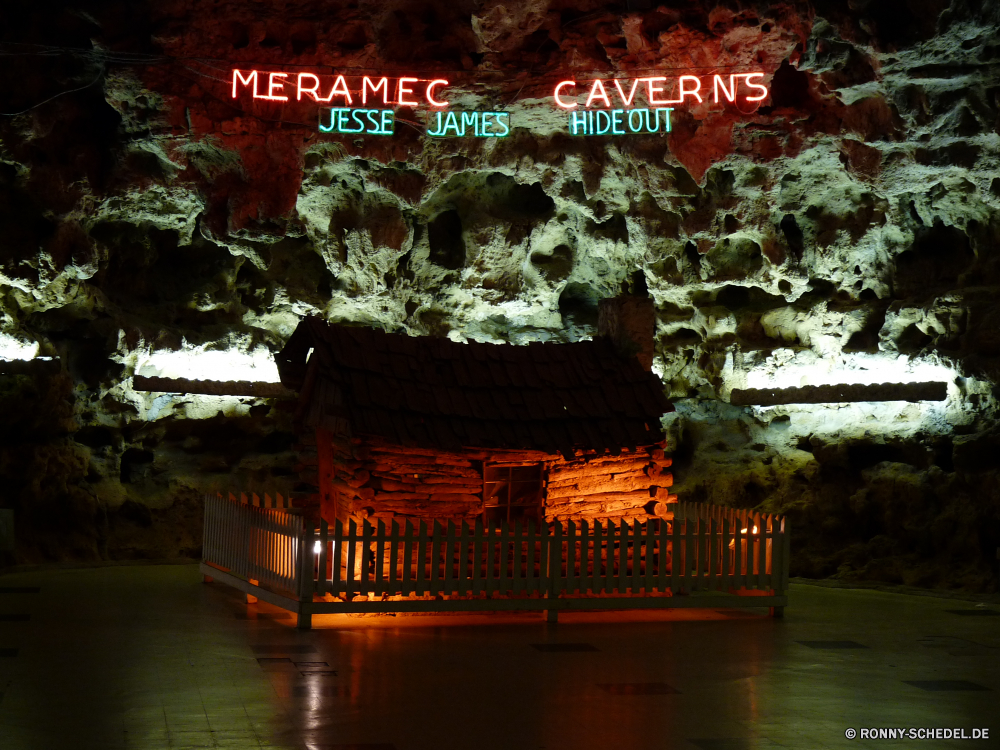 Meramec Caverns Bootshaus Gebäude Schuppen Architektur Fluss Wasser Brücke Stadt Nebengebäude Tempel Reisen Tourismus Struktur Palast berühmte Haus Nacht alt Wahrzeichen Reflexion See Himmel Stadt Park Tourist Landschaft Geschichte historischen Kultur Boot Urban Teich Turm Hauptstadt Antike Kanal Stadtansicht landschaftlich Denkmal Baum Japan Gebäude Sommer Kanal im freien Stein Schloss Religion Urlaub Meer Brunnen Darm-Trakt Pavillon England Szene historische Tag Kirche Urlaub Panorama Residenz Skyline Bau Garten aussenansicht Straße Kathedrale Erbe Licht Zentrum Wolken traditionelle Balkon Symbol Bäume Körper des Wassers Golden Postkarte Dach China Platz Insel Lichter nationalen Szenerie boathouse building shed architecture river water bridge city outbuilding temple travel tourism structure palace famous house night old landmark reflection lake sky town park tourist landscape history historic culture boat urban pond tower capital ancient canal cityscape scenic monument tree japan buildings summer channel outdoors stone castle religion vacation sea fountain tract pavilion england scene historical day church holiday panorama residence skyline construction garden exterior street cathedral heritage light center clouds traditional balcony symbol trees body of water golden postcard roof china place island lights national scenery