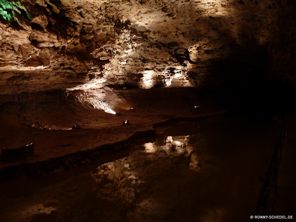 Meramec Caverns Höhle geologische formation Fels Landschaft Berg Stein Wasser Sand Himmel Reisen Schlucht landschaftlich Wüste Tourismus Meer Sonne Ozean Küste Geologie Park Urlaub Klippe nationalen Strand natürliche Tal Wolken Sandstein Fluss Sonnenuntergang Erde Orange Berge Aushöhlung Sommer Szenerie im freien Welle im freien felsigen Felsen Wolke bunte Wildnis Sonnenaufgang Szene Umgebung Ufer Baum niemand Klima Küstenlinie Küste trocken Licht dunkel Farbe Horizont Körper des Wassers Bereich Abenteuer Tropischer Hügel Urlaub gelb Mauer Tourist ruhige Wetter Erholung geologische Südwesten Bildung sonnig tief Steine Schlucht Boden Insel Küste Gelände ruhig Extreme Süden Sonnenschein Wellen warm See Sterne Frühling Kanal Tag cave geological formation rock landscape mountain stone water sand sky travel canyon scenic desert tourism sea sun ocean coast geology park vacation cliff national beach natural valley clouds sandstone river sunset earth orange mountains erosion summer scenery outdoors wave outdoor rocky rocks cloud colorful wilderness sunrise scene environment shore tree nobody climate shoreline coastline dry light dark color horizon body of water area adventure tropical hill holiday yellow wall tourist tranquil weather recreation geologic southwest formation sunny deep stones ravine ground island coastal terrain quiet extreme south sunshine waves warm lake star spring channel day