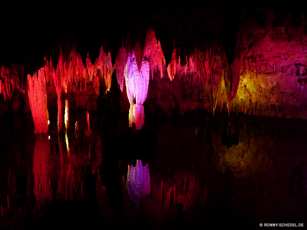 Meramec Caverns Beleuchtung Apparat Licht Feuer schwarz Ausrüstung Farbe Flamme Nacht Theater Vorhang bunte Hintergrund Kunst Rauch Vorhang Energie Tapete Glühen Wirkung Textur Gestaltung Digital Orange dunkel Höhle Muster Grafik Wärme Fraktal gelb Feier Feuerwerk Partei Kamin Festival hell Hölle Bewegung Urlaub heiß Karte Blind warm Flammen Linien Brennen lebendige generiert Sterne Form macht Explosion Himmel Farben Hintergründe Wasser künstlerische Ereignis glühend Inferno Fantasie futuristische Neu Landschaft Welle Jahr glatte Gefahr Reflexion Park Lagerfeuer geologische formation Anzeige Raum Windung Brunnen Schutzüberzug feiern explodierende Heiße Glut Kurve Kraftstoffpumpe Baum Render dynamische Sternen Bewegung fließende Reed natürliche entzünden texturierte entzündlich Unabhängigkeit Grafiken Brennen moderne Kontur Lichter Stil Strömung Struktur vascular plant Tanz Pflanze lighting apparatus light fire black equipment color flame night theater curtain colorful backdrop art smoke curtain energy wallpaper glow effect texture design digital orange dark cave pattern graphic heat fractal yellow celebration fireworks party fireplace festival bright hell motion holiday hot show blind warm flames lines burn vibrant generated star shape power explosion sky colors backgrounds water artistic event glowing inferno fantasy futuristic new landscape wave year smooth danger reflection park bonfire geological formation display space swirl fountain protective covering celebrate exploding blaze curve fuel tree render dynamic stars movement flowing reed natural ignite textured flammable independence graphics burning modern silhouette lights style flow structure vascular plant dance plant