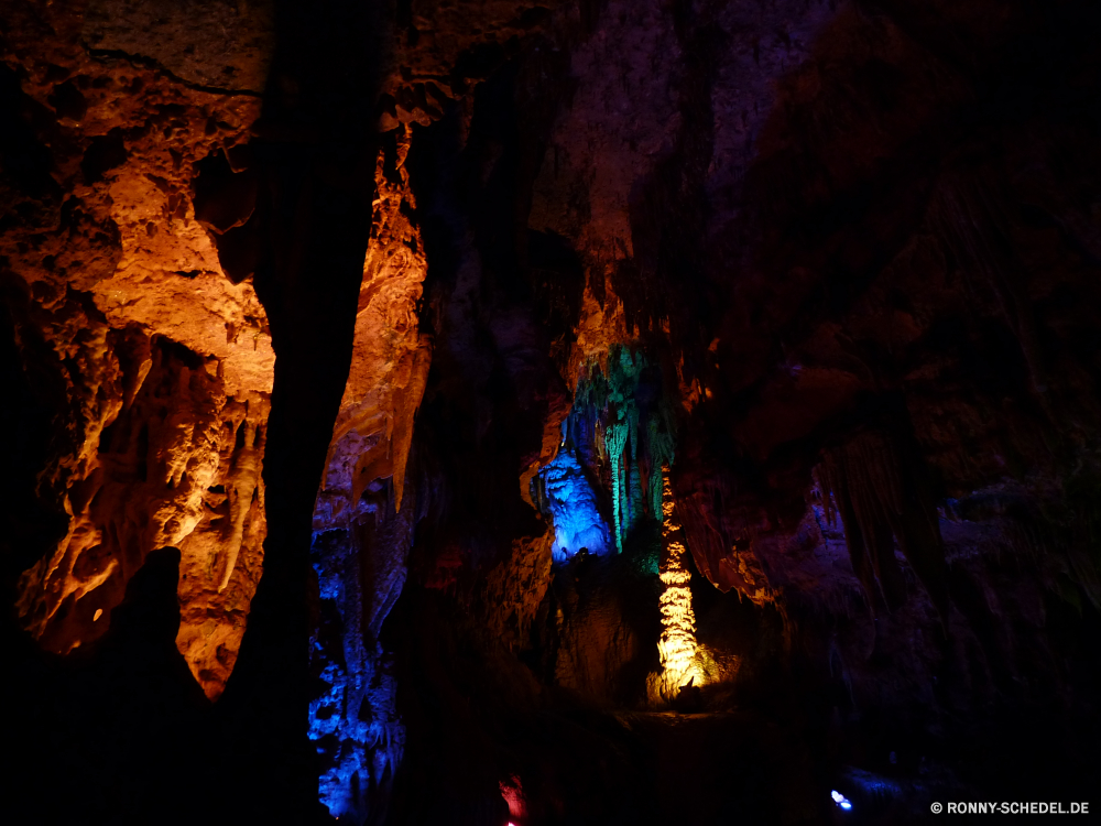 Meramec Caverns Höhle geologische formation Fels Schlucht nationalen Reisen Park Stein Berg Tourismus Geologie dunkel Landschaft Sandstein landschaftlich Bildung Erde Aushöhlung Sand Orange Klippe Wasser Fluss natürliche Licht Wüste Farbe Innenseite alt Denkmal Himmel bunte u-Bahn Wahrzeichen Muster felsigen Flamme Antike Tal Kalkstein Dunkelheit im freien gelb entfernten Extreme außerhalb heiß Baum Höhle geologische Urlaub Klettern Nacht Escape Loch Gestaltung Attraktion Berge Hintergrund Tourist Fantasie schwarz Speläologie Digital Tropfsteinhöhle geologische Südwesten Kiefer einzigartige Felsen glühend Wirkung im freien Form Stalagmit Klippen Mineral Grand Westen Schatten mir Feuer Wärme generiert Fraktal Sonnenuntergang Architektur cave geological formation rock canyon national travel park stone mountain tourism geology dark landscape sandstone scenic formation earth erosion sand orange cliff water river natural light desert color inside old monument sky colorful underground landmark pattern rocky flame ancient valley limestone darkness outdoor yellow remote extreme outside hot tree cavern geological vacation climb night escape hole design attraction mountains backdrop tourist fantasy black speleology digital stalactite geologic southwest pine unique rocks glowing effect outdoors shape stalagmite cliffs mineral grand west shade mine fire heat generated fractal sunset architecture