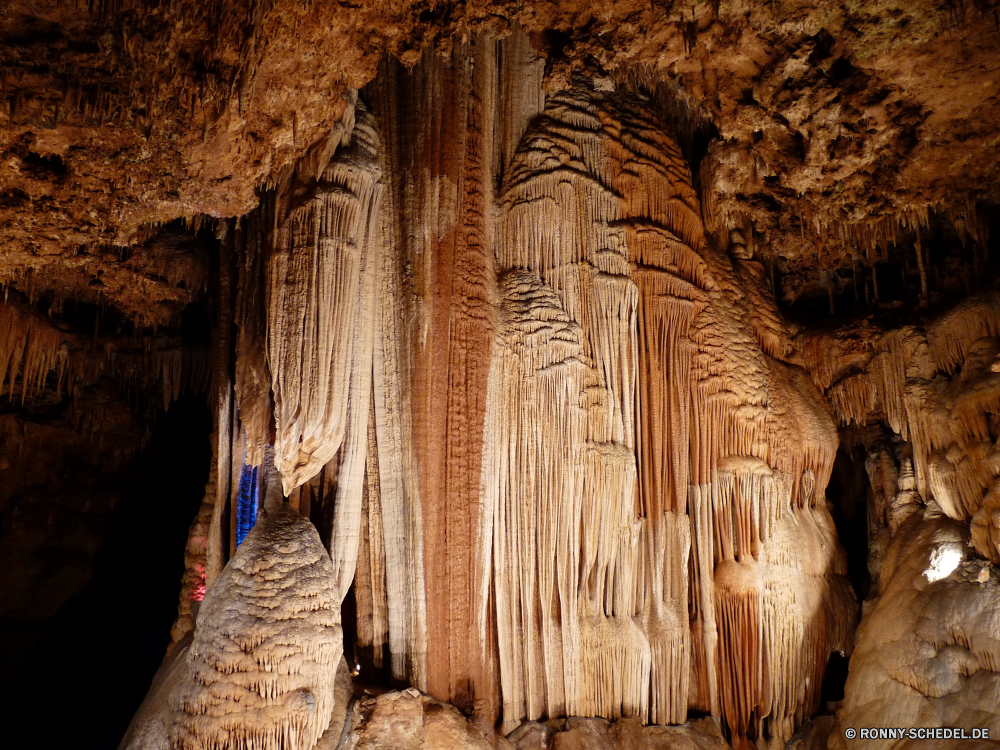 Meramec Caverns Höhle geologische formation Architektur Kathedrale Religion Kirche Antike Stein Gebäude alt Tourismus Geschichte Reisen Wahrzeichen religiöse historischen Tourist Innenseite Fels Tempel Denkmal historische Baum berühmte Mauer Struktur Schlucht Detail Geologie Stadt Turm Erbe Park Licht Skulptur Bogen nationalen dunkel natürliche Spalte glauben Gott Gebäude Backstein Kultur Stadt Kunst Tropfsteinhöhle Dunkelheit Sandstein Welt Ruine Katholische Attraktion Fenster Höhle Kalkstein u-Bahn architektonische Statue Website Holz aussenansicht Erde Berg Köln Dach Katholizismus St Mysterium mittelalterliche Steine Urlaub Wasser Fassade cave geological formation architecture cathedral religion church ancient stone building old tourism history travel landmark religious historic tourist inside rock temple monument historical tree famous wall structure canyon detail geology city tower heritage park light sculpture arch national dark natural column faith god buildings brick culture town art stalactite darkness sandstone world ruin catholic attraction window cavern limestone underground architectural statue site wood exterior earth mountain cologne roof catholicism st mystery medieval stones vacation water facade