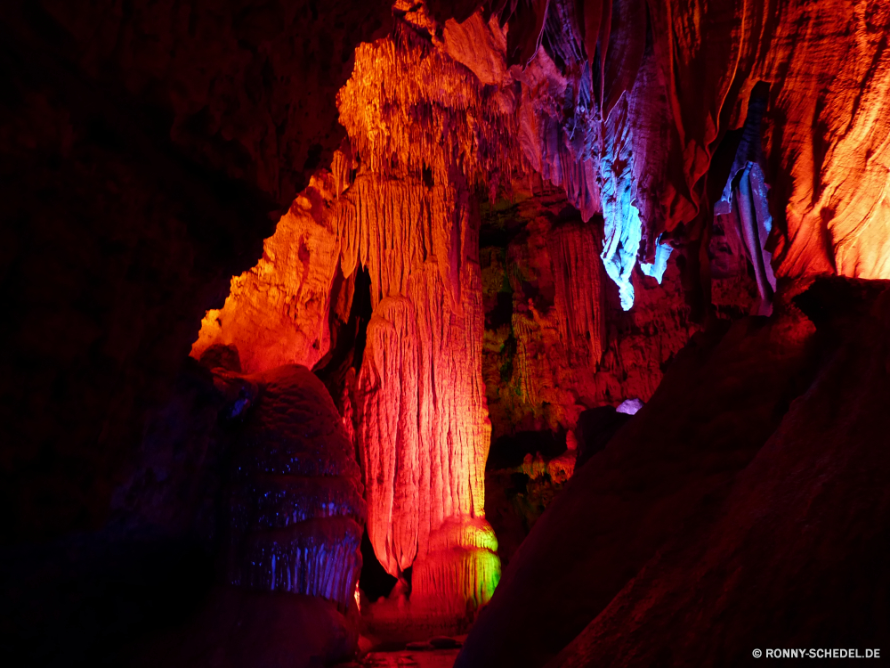 Meramec Caverns Höhle geologische formation Schlucht Theater Vorhang Vorhang Licht Schlucht Flamme Feuer Blind Kunst heiß dunkel Gestaltung Tal Grafik Wirkung Bewegung Rauch Farbe Fraktal Tapete Energie Nacht Orange schwarz Brennen Digital futuristische Wärme Flammen künstlerische Schutzüberzug Tanz bunte generiert Fels Textur glatte Fantasie Muster Form Hintergrund Kurve Lagerfeuer Stein Chaos Raum natürliche depression Windung warm Beleuchtung Brennen Hintergründe gelb Render Strömung glühend nationalen Reisen Effekte Welle Berg macht Gefahr Hölle Aushöhlung Apparat Stil Wüste Partei Abstraktion natürliche Weichzeichnen Tourismus Menschen Inferno entzündlich geologische Geologie glänzend hell Linie Diskothek dynamische moderne Lichter Element Kamin Landschaft Musik Bühne Speläologie ein Lauffeuer entzünden Bildung 3D Explosion Bespannung Geometrie pug Loch tief Tänzer Strahl Leidenschaft Person fließende Grafiken Kunstwerk Erde Malerei Linien Wissenschaft cave geological formation canyon theater curtain curtain light ravine flame fire blind art hot dark design valley graphic effect motion smoke color fractal wallpaper energy night orange black burn digital futuristic heat flames artistic protective covering dance colorful generated rock texture smooth fantasy pattern shape backdrop curve bonfire stone chaos space natural depression swirl warm lighting burning backgrounds yellow render flow glowing national travel effects wave mountain power danger hell erosion apparatus style desert party abstraction natural blur tourism people inferno flammable geological geology shiny bright line disco dynamic modern lights element fireplace landscape music stage speleology wildfire ignite formation 3d explosion covering geometry crowd hole deep dancer ray passion person flowing graphics artwork earth painting lines science