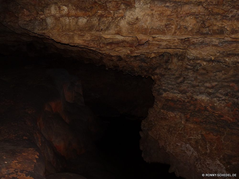 Meramec Caverns Höhle geologische formation Fels Stein Geologie Schlucht Bildung Tourismus Sandstein Reisen Mauer nationalen Berg natürliche Park Felsen Wüste Antike Erde landschaftlich dunkel alt Orange Formationen u-Bahn Landschaft Loch Kalkstein Sand Innenseite Klippe Wasser Licht Farbe Mysterium Berge Höhle geologische Aushöhlung tief Steine im freien geologische Himmel Tunnel Tourist Geschichte Urlaub einzigartige Denkmal Textur Muster Stalagmit Tropfsteinhöhle Dunkelheit Baum Tal Escape unter Extreme Abenteuer Gebäude Calcit nass versteckt Klippen Fluss ungewöhnliche geheimnisvolle felsigen Attraktion außerhalb Wahrzeichen Mining Braun Klettern Architektur Durchgang gelb Oberfläche Speläologie Mineralien Ökosystem Ressourcen Tag Bögen Südwesten niemand Mineral Tour Boden historische im freien historischen Ökologie Rau bunte cave geological formation rock stone geology canyon formation tourism sandstone travel wall national mountain natural park rocks desert ancient earth scenic dark old orange formations underground landscape hole limestone sand inside cliff water light color mystery mountains cavern geologic erosion deep stones outdoor geological sky tunnel tourist history vacation unique monument texture pattern stalagmite stalactite darkness tree valley escape under extreme adventure building calcite wet hidden cliffs river unusual mysterious rocky attraction outside landmark mining brown climb architecture passage yellow surface speleology minerals ecosystem resources day arches southwest nobody mineral tour ground historical outdoors historic ecology rough colorful