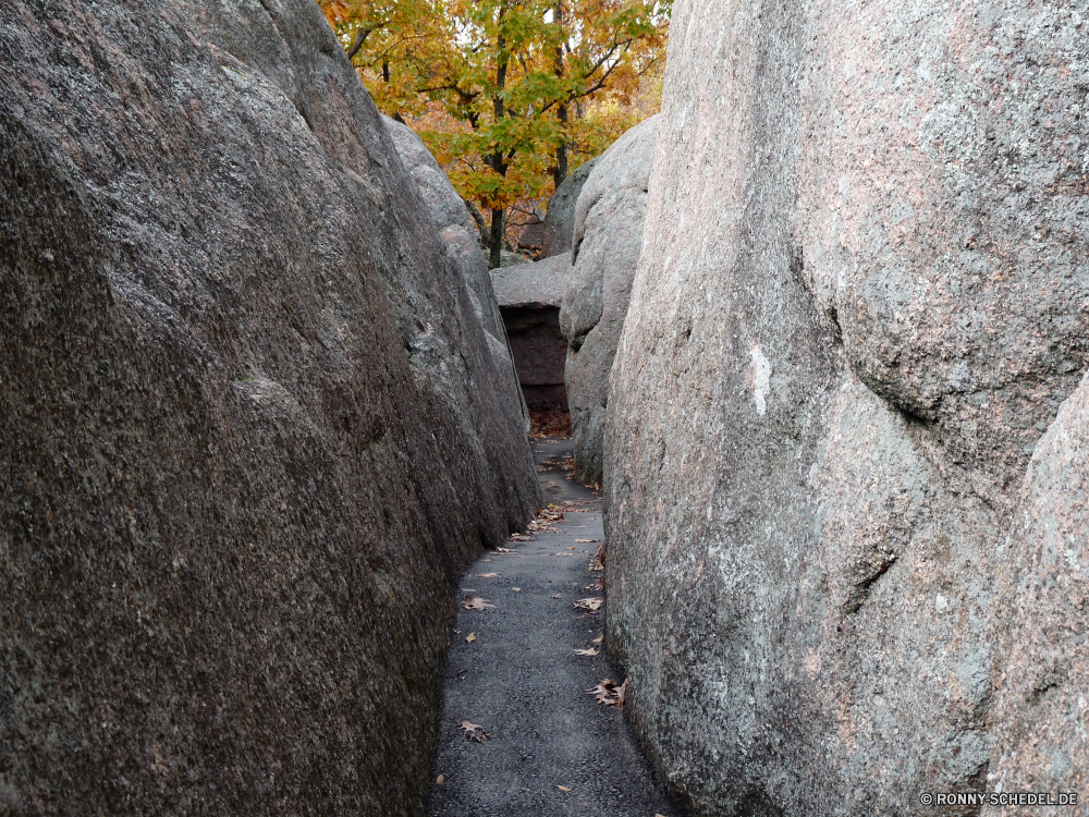 Elephant Rocks State Park Megalith Gedenkstätte Struktur Stein Baum Landschaft Park Wald Reisen im freien Fels Bäume Straße alt Grab Berg Mauer Szenerie natürliche Belaubung Umgebung Antike Pfad im freien Holz Herbst landschaftlich Tourismus fallen friedliche Hölzer Rinde Pflanze Architektur Knoll Blätter Gras Himmel Geschichte Zweige Wandern Entwicklung des ländlichen Szene Berge Saison Blatt Rau Steinmauer Zaun Kofferraum Land Sommer Perspektive außerhalb bunte gelb historischen Frieden Ruine Gebäude Tag Felsen Landschaft ruhige Detail Oberfläche Wanderweg Art und Weise Ruine Aussicht sonnig Wanderweg Kultur Orange Textur zu Fuß gelassene Muster Tunnel Braun Wasser Barrier Branch nationalen grau Backstein Flora hell Fluss Frühling megalith memorial structure stone tree landscape park forest travel outdoors rock trees road old grave mountain wall scenery natural foliage environment ancient path outdoor wood autumn scenic tourism fall peaceful woods bark plant architecture knoll leaves grass sky history branches hiking rural scene mountains season leaf rough stone wall fence trunk country summer perspective outside colorful yellow historic peace ruin building day rocks countryside tranquil detail surface footpath way ruins vista sunny trail culture orange texture walk serene pattern tunnel brown water barrier branch national gray brick flora bright river spring