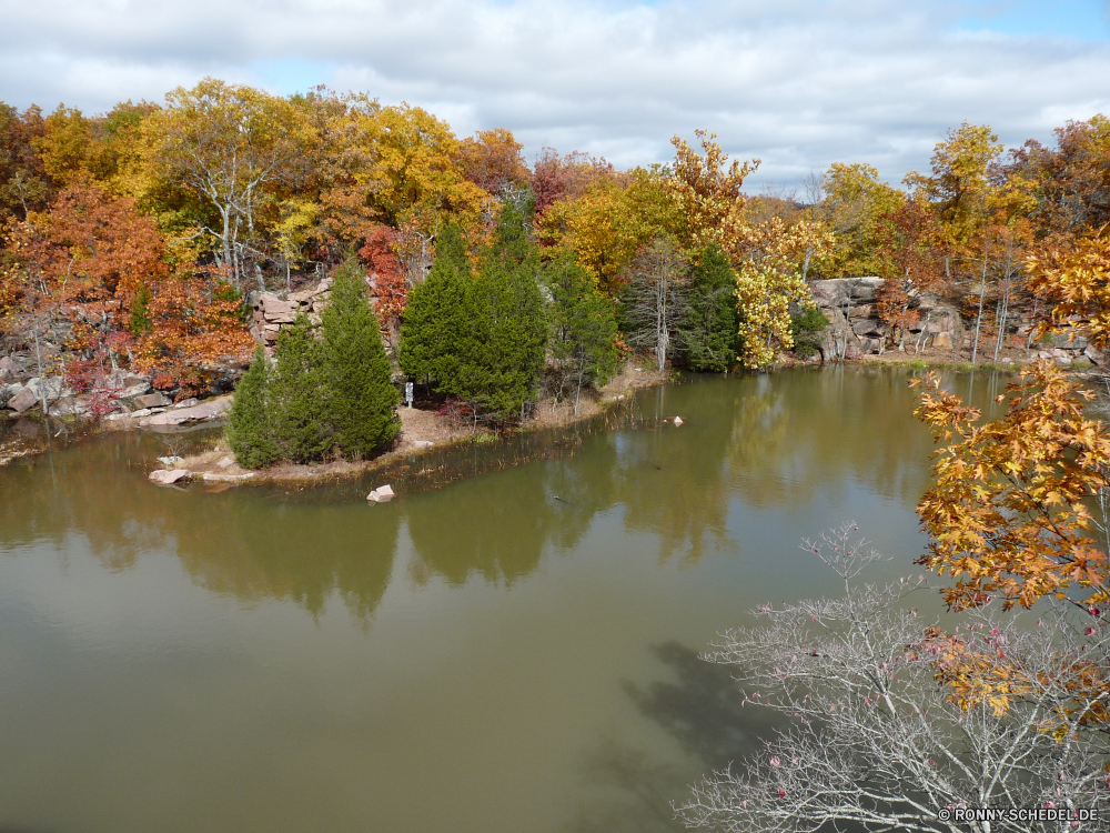 Elephant Rocks State Park Baum Landschaft Fluss Wald See woody plant Wasser Stechginster Reflexion Bäume Himmel vascular plant Strauch Herbst Park Teich Ufer fallen Szenerie Pflanze Hölzer im freien landschaftlich Gras Sommer Umgebung Reisen Entwicklung des ländlichen am See Saison im freien Landschaft natürliche Land friedliche Berg bunte ruhige Weide Wildnis Blatt Wolken Belaubung Blätter Berge Frühling Land Holz Ruhe Szene gelb Farbe Stream Tal nationalen Tourismus sonnig Feld Sonne Orange idyllische Sonnenlicht klar Wolke Sonnenuntergang Wiese Flora ruhig Sumpf Tag außerhalb Entspannung Urlaub Wild Fels üppige Bereich England Reinigen Licht Pappel Farben hell Erhaltung Urlaub Sonnenaufgang Kanal Frieden am Morgen Körper des Wassers tree landscape river forest lake woody plant water gorse reflection trees sky vascular plant shrub autumn park pond shore fall scenery plant woods outdoors scenic grass summer environment travel rural lakeside season outdoor countryside natural country peaceful mountain colorful tranquil willow wilderness leaf clouds foliage leaves mountains spring land wood calm scene yellow color stream valley national tourism sunny field sun orange idyllic sunlight clear cloud sunset meadow flora quiet swamp day outside relaxation vacation wild rock lush area england clean light poplar colors bright conservation vacations sunrise channel peace morning body of water