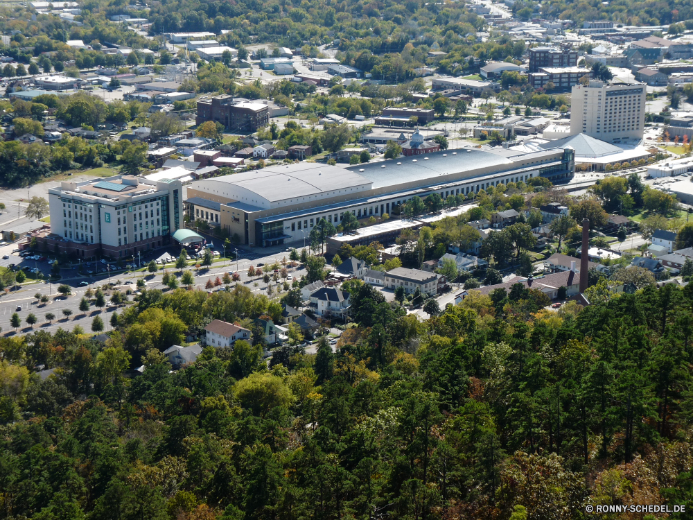 Hot Springs National Park Stadt Architektur Gebäude Stadtansicht Urban Reisen Himmel Tourismus Universität Gebäude Luftbild Geschäftsviertel Straße Brücke Struktur Wolkenkratzer Stadt Wahrzeichen Skyline Turm Kreuzung Panorama Fluss Innenstadt Szene Hauptstadt Landschaft Haus Denkmal Landkreis Straße Wasser Schiff Ziel alt Bau Panorama Park berühmte Kirche Zentrum im freien Bucht Tourist aussenansicht Dach moderne oben Sommer Urlaub Verkehr Wolken Küste Urlaub Bogenbrücke aus Stahl Geschichte Häuser Tag Transport Fußball-Stadion Autobahn Baum Innenschuh hoch Kultur Platz Nacht landschaftlich Schloss Palast Geschäft Hügel Boot am Wasser Nach oben Fenster sportliche Anlage Wolkenkratzer Hafen Passagierschiff Reise Verkehr Meer city architecture building cityscape urban travel sky tourism university buildings aerial business district street bridge structure skyscraper town landmark skyline tower intersection panorama river downtown scene capital landscape house monument district road water ship destination old construction panoramic park famous church center outdoors bay tourist exterior roof modern above summer vacation traffic clouds coast holiday steel arch bridge history houses day transportation football stadium highway tree liner high culture place night scenic castle palace business hill boat waterfront top window athletic facility skyscrapers harbor passenger ship journey transport sea