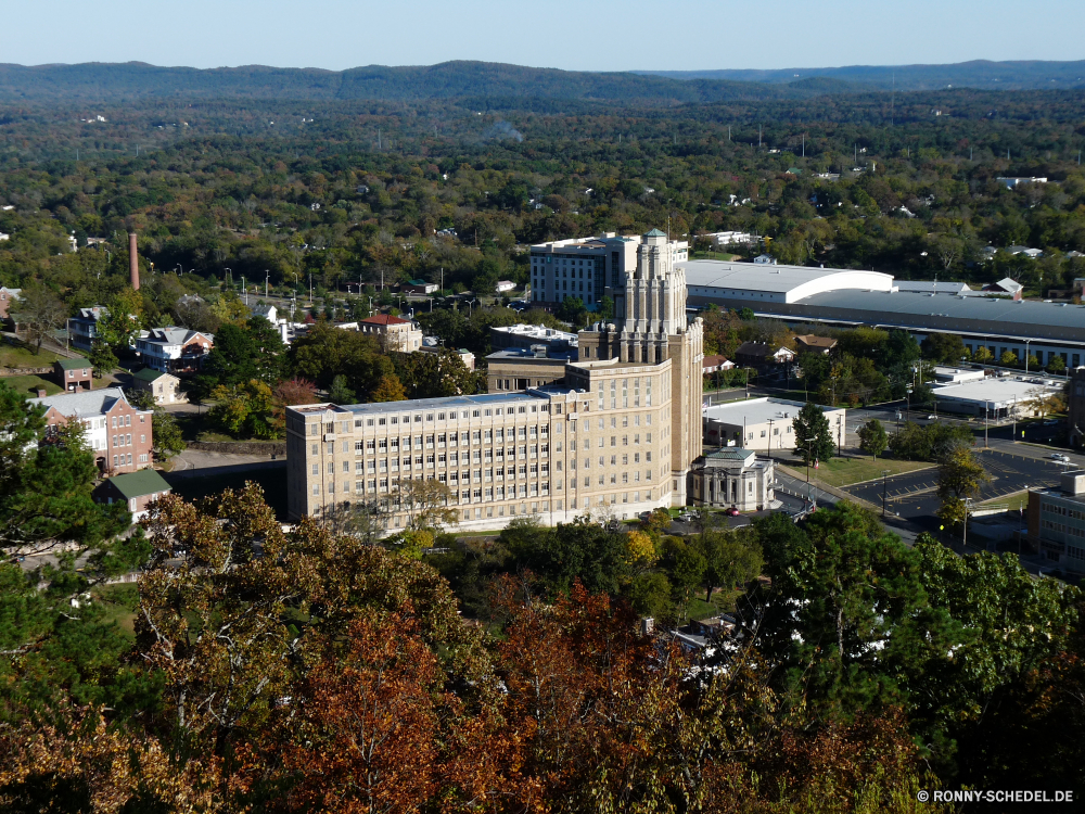 Hot Springs National Park Universität Stadt Architektur Gebäude Geschäftsviertel Reisen Stadtansicht Himmel Stadt Tourismus Urban Skyline Fluss Landschaft Haus Struktur Szene Gebäude Garten Park Brücke Panorama Baum Wasser Wahrzeichen Wolkenkratzer Turm berühmte Urlaub Sommer landschaftlich Luftbild alt Kirche Landkreis Tourist im freien Hauptstadt Hügel Straße Schloss Szenerie Geschichte Bäume Panorama Palast Pflanze Denkmal Wolken Urlaub Häuser moderne Antike Tag Ozean Bereich Zentrum Innenstadt Wolke sonnig Kultur historischen Mauer Bau Bucht historische Platz im freien See Küste Sonne Dach Frühling Meer Hafen Ziel Nach oben aussenansicht Ufer Neu Geschäft Straße university city architecture building business district travel cityscape sky town tourism urban skyline river landscape house structure scene buildings garden park bridge panorama tree water landmark skyscraper tower famous vacation summer scenic aerial old church district tourist outdoor capital hill street castle scenery history trees panoramic palace plant monument clouds holiday houses modern ancient day ocean area center downtown cloud sunny culture historic wall construction bay historical place outdoors lake coast sun roof spring sea harbor destination top exterior shore new business road