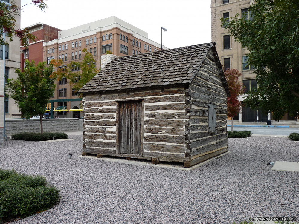 Dallas Garage Haus Gebäude Struktur Architektur Startseite Dach Residenz Windows Entwicklung des ländlichen Gehäuse Neu Holz alt Wohn Land Himmel Hütte aussenansicht Immobilien aus Holz Tür Mobil-home Backstein Bau Eigenschaft Hövel Bäume Schule Bauernhof Baum Landschaft Wohnung Immobilien Anhänger Rustikale Schnee Hof moderne überdachte Terasse Winter Ferienhaus Einfahrt Real Gras Scheune Sommer Radfahrzeug Wald Dorf Lagerhaus Obdach Reisen Fenster Mauer Landschaftsbau Realty Kabine Urlaub teure Bungalow Garten Gebäude Schuppen historischen traditionelle Landschaft Stein im freien Zaun Antik architektonische im Feld Investitionen Geschichte landschaftlich Chalet Suburban Nachbarschaft Urlaub nördlichen schneebedeckt sonnig Häuser Norden Leben Jahrgang Kiste Berg garage house building structure architecture home roof residence windows rural housing new wood old residential country sky hut exterior estate wooden door mobile home brick construction property hovel trees school farm tree landscape dwelling real estate trailer rustic snow yard modern porch winter cottage driveway real grass barn summer wheeled vehicle forest village warehouse shelter travel window wall landscaping realty cabin vacation expensive bungalow garden buildings shed historic traditional countryside stone outdoors fence antique architectural box investment history scenic chalet suburban neighborhood holiday northern snowy sunny houses north living vintage crate mountain