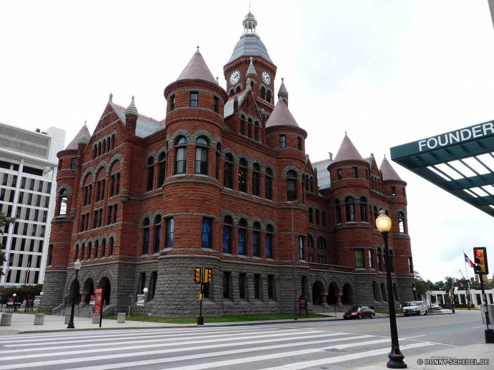 Dallas Architektur Gebäude Stadt Palast Haus alt Stadt Tourismus Straße Residenz Universität Reisen Wahrzeichen historischen Himmel Urban Häuser Fassade Geschichte Gebäude Backstein Hauptstadt Turm Schloss Denkmal Struktur Fenster Tourist Platz Hochschule Antike Bau Wohnung Windows Startseite Anlage England historische Turnhalle aussenansicht Dach Stadtansicht Platz Regierung Zentrum Kirche Gehäuse sportliche Anlage Wohn Halle berühmte Bahnhof Museum Stein landschaftlich Königliche architektonische 'Nabend Bahnhof Zeile Flag Büro Kuppel Detail Mauer Parlament Immobilien Sommer gebaut Kultur Attraktion Lampe Wolken Immobilien Landschaft Stil Terminal Kathedrale Fluss Nacht architecture building city palace house old town tourism street residence university travel landmark historic sky urban houses facade history buildings brick capital tower castle monument structure window tourist square college ancient construction dwelling windows home facility england historical gymnasium exterior roof cityscape place government center church housing athletic facility residential hall famous railway station museum stone scenic royal architectural evening station row flag office dome detail wall parliament real estate summer built culture attraction lamp clouds estate landscape style terminal cathedral river night