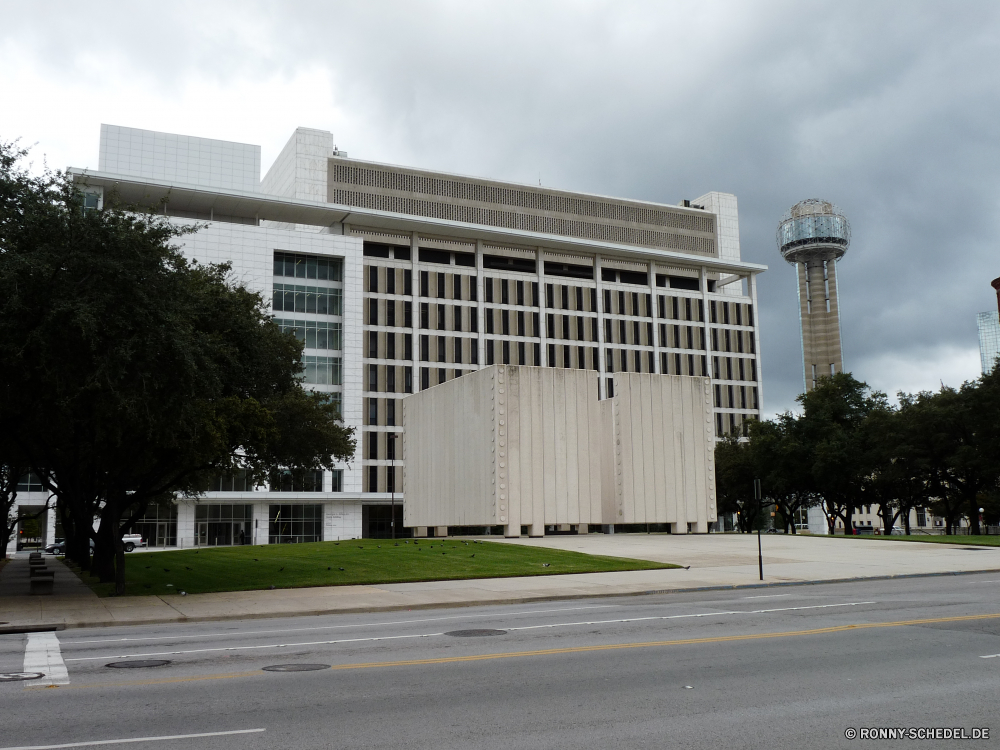 Dallas Universität Gebäude Architektur Hochschule Haus Büro Stadt Himmel Gras Struktur aussenansicht Startseite Wahrzeichen Urban Rasen Bau Palast Residenz moderne Schule Tourismus Park Reisen Straße historischen Fenster Zentrum Regierung Gebäude nationalen Landschaft Straße Garten Kuppel Immobilien Flag Bäume Wohn Fassade Vereinigte Denkmal Baum Geschichte Eigenschaft Königliche Real Hauptstadt sonnig Sommer Kapitol Politik alt Neu Spalte England Backstein Glas Stadtansicht Geschäft historische macht berühmte Landkreis Wolke Museum Wolken Tourist Turm university building architecture college house office city sky grass structure exterior home landmark urban lawn construction palace residence modern school tourism park travel street historic window center government buildings national landscape road garden dome estate flag trees residential facade united monument tree history property royal real capital sunny summer capitol politics old new column england brick glass cityscape business historical power famous district cloud museum clouds tourist tower