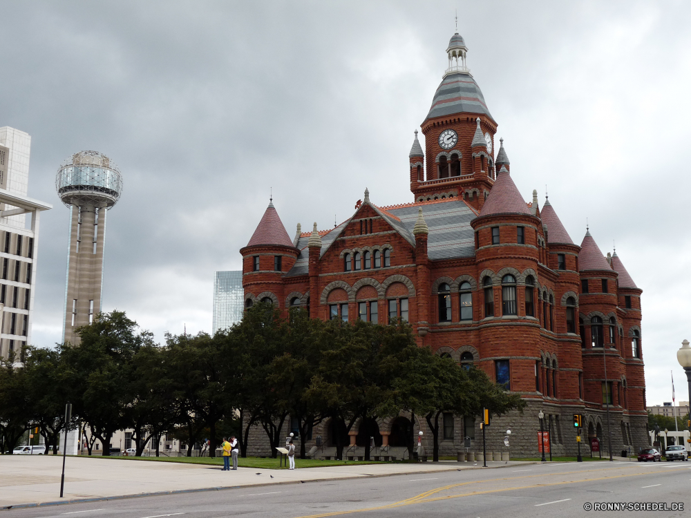 Dallas Architektur Gebäude Universität Kirche alt Stadt Palast Wahrzeichen Religion Kuppel Kathedrale Reisen Himmel Turm Tourismus Geschichte historischen Tempel berühmte Denkmal Stadt Haus Platz Tourist Kultur Kreuz Straße Residenz Hauptstadt Orthodoxe Gold Urban St Backstein Schloss Struktur St. historische Antike Glocke-Côte Platz aussenansicht Fassade Museum Uhr Dach Obdach Wolke Golden Bau traditionelle Nacht architektonische glauben Attraktion Stadtansicht Zentrum Schutzüberzug Public house Mauer Basilika Sommer Gott Wohnung Gebäude religiöse 'Nabend Wolken Besichtigungen Basil heilig Reiseziele groß Stein Ziel Urlaub Halle Hochschule Tag Regierung Gottesdienst Schnee Winter Landschaft Kunst Baum architecture building university church old city palace landmark religion dome cathedral travel sky tower tourism history historic temple famous monument town house square tourist culture cross street residence capital orthodox gold urban st brick castle structure saint historical ancient bell cote place exterior facade museum clock roof shelter cloud golden construction traditional night architectural faith attraction cityscape center protective covering public house wall basilica summer god dwelling buildings religious evening clouds sightseeing basil holy destinations great stone destination vacation hall college day government worship snow winter landscape art tree