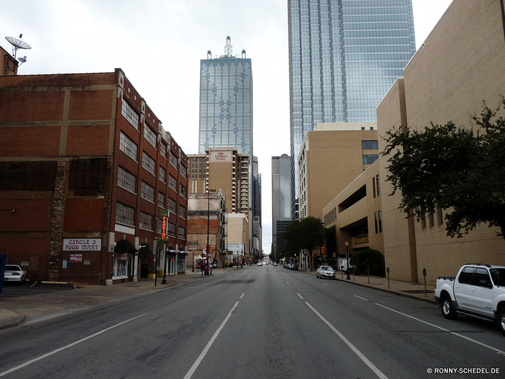 Dallas Geschäftsviertel Stadt Architektur Urban Gebäude Gebäude Straße Stadtansicht Innenstadt Himmel Wolkenkratzer moderne Wolkenkratzer Skyline Reisen Turm Büro Stadt Landkreis Straße groß Zentrum Geschäft finanzielle Struktur Tourismus Verkehr Nacht Autos Wahrzeichen Haus Glas aussenansicht hoch Neu Fluss Brücke Unternehmen Wolken Bau Finanzen kommerzielle Fenster Windows Licht Metropole Wasser Autobahn Reflexion Hauptstadt Landschaft Szene Straßen Geschichte Metropolitan alt im freien Büros gebaut sonnig berühmte Sommer Sonnenuntergang Universität Bäume Türme Leben Auto Wolke Mauer Zustand Immobilien Kreuzung Real Ziel Denkmal Park Gestaltung Transport business district city architecture urban building buildings street cityscape downtown sky skyscraper modern skyscrapers skyline travel tower office town district road tall center business financial structure tourism traffic night cars landmark house glass exterior high new river bridge corporate clouds construction finance commercial window windows light metropolis water highway reflection capital landscape scene streets history metropolitan old outdoor offices built sunny famous summer sunset university trees towers life car cloud wall state estate intersection real destination monument park design transportation