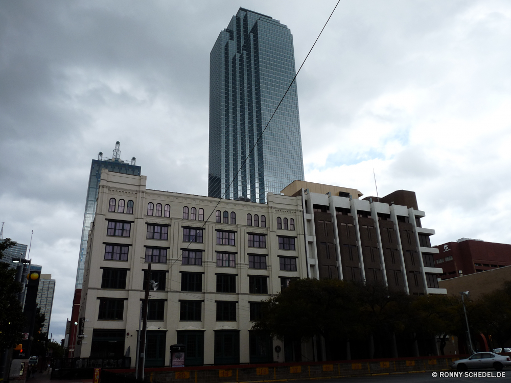 Dallas Wolkenkratzer Gebäude Architektur Stadt Büro Urban moderne Turm Gebäude hoch Himmel Glas Struktur aussenansicht Bau groß Innenstadt Fenster Geschäft Stadtansicht Landkreis Zentrum Unternehmen Fassade Windows Neu finanzielle Reflexion Perspektive Stadt Stahl Immobilien Finanzen Geschäftsviertel Wohnung futuristische Skyline Straße Wolkenkratzer Mauer architektonische Arbeit Szene Wahrzeichen Wohn Haus kommerzielle Aufstieg Gestaltung gebaut Build Industrie Eigenschaft Beton Block Spiegel Real im freien Büros Städte Wolken Metropolitan Licht Farbe Reisen Gesellschaft Startseite Entwicklung Hochhaus glänzend Handel Bank historischen Industrielle Wachstum Türme Kino reflektieren alt Backstein Website im freien Firma Metall hell skyscraper building architecture city office urban modern tower buildings high sky glass structure exterior construction tall downtown window business cityscape district center corporate facade windows new financial reflection perspective town steel estate finance business district apartment futuristic skyline street skyscrapers wall architectural work scene landmark residential house commercial rise design built build industry property concrete block mirror real outdoor offices cities clouds metropolitan light color travel corporation home development high rise shiny commerce bank historic industrial growth towers cinema reflect old brick site outdoors company metal bright