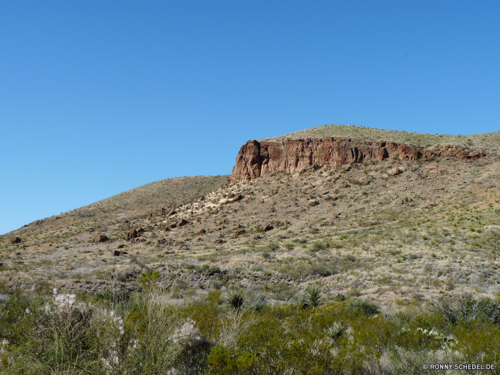 Big Bend National Park Knoll Landschaft Berg Himmel Fels Wüste Reisen Berge Grab Stein Hügel Tourismus Felsen Klippe Park im freien landschaftlich nationalen Wolken im freien Wildnis Spitze Sand Antike Schlucht Bildung Szenerie Hügel Sommer Geschichte geologische formation Geologie Sonne natürliche Steigung Architektur Baum Abenteuer Aufstieg Tal Urlaub Bereich alt hoch Land trocken Baseball-Ausrüstung Fluss Sandstein Wandern Wild Vorgebirge Umgebung Wahrzeichen Entwicklung des ländlichen Wanderung felsigen Gras Wasser Frühling Panorama außerhalb Tourist Ziel Denkmal Vulkan Arid Kaktus Bau in der Nähe Landschaften Steine natürliche Höhe Sportgerät Insel Landschaft Sonnenuntergang Turm Tag knoll landscape mountain sky rock desert travel mountains grave stone hill tourism rocks cliff park outdoors scenic national clouds outdoor wilderness peak sand ancient canyon formation scenery mound summer history geological formation geology sun natural slope architecture tree adventure ascent valley vacation range old high land dry baseball equipment river sandstone hiking wild promontory environment landmark rural hike rocky grass water spring panorama outside tourist destination monument volcano arid cactus construction near scenics stones natural elevation sports equipment island countryside sunset tower day